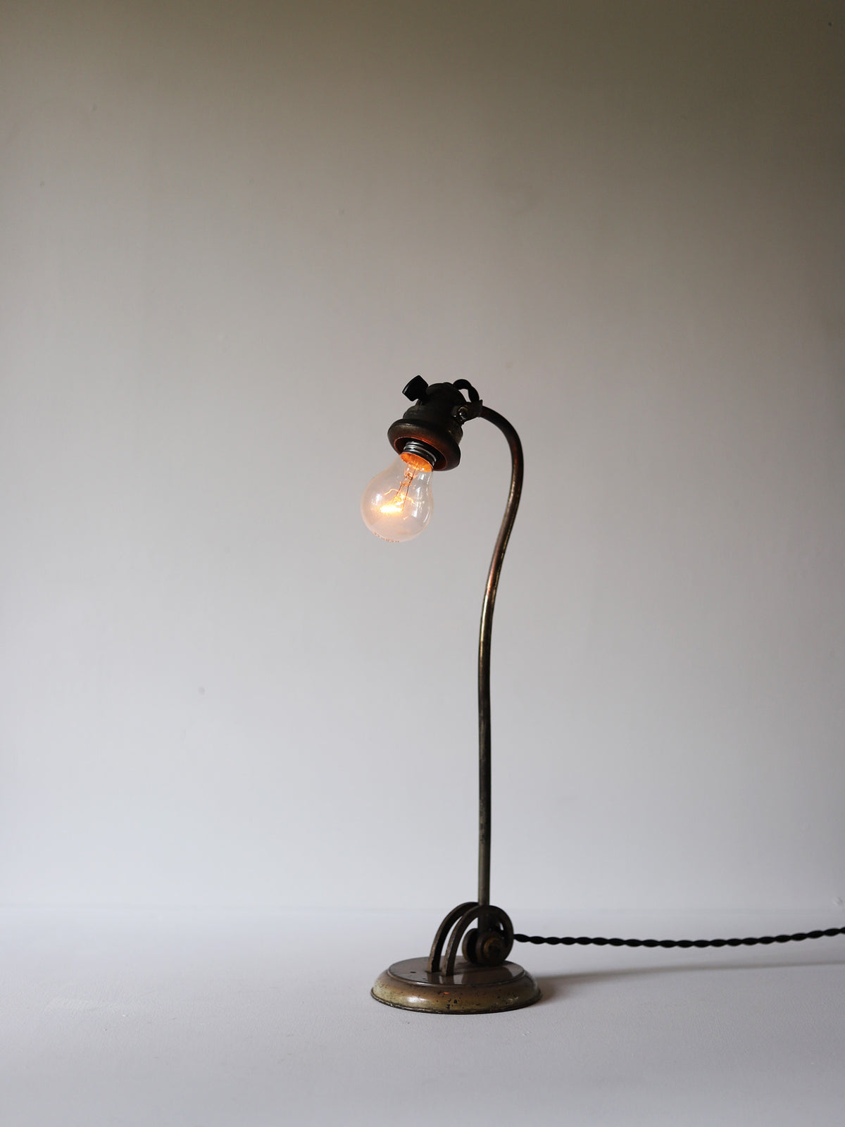 SWAN NECK LAMP