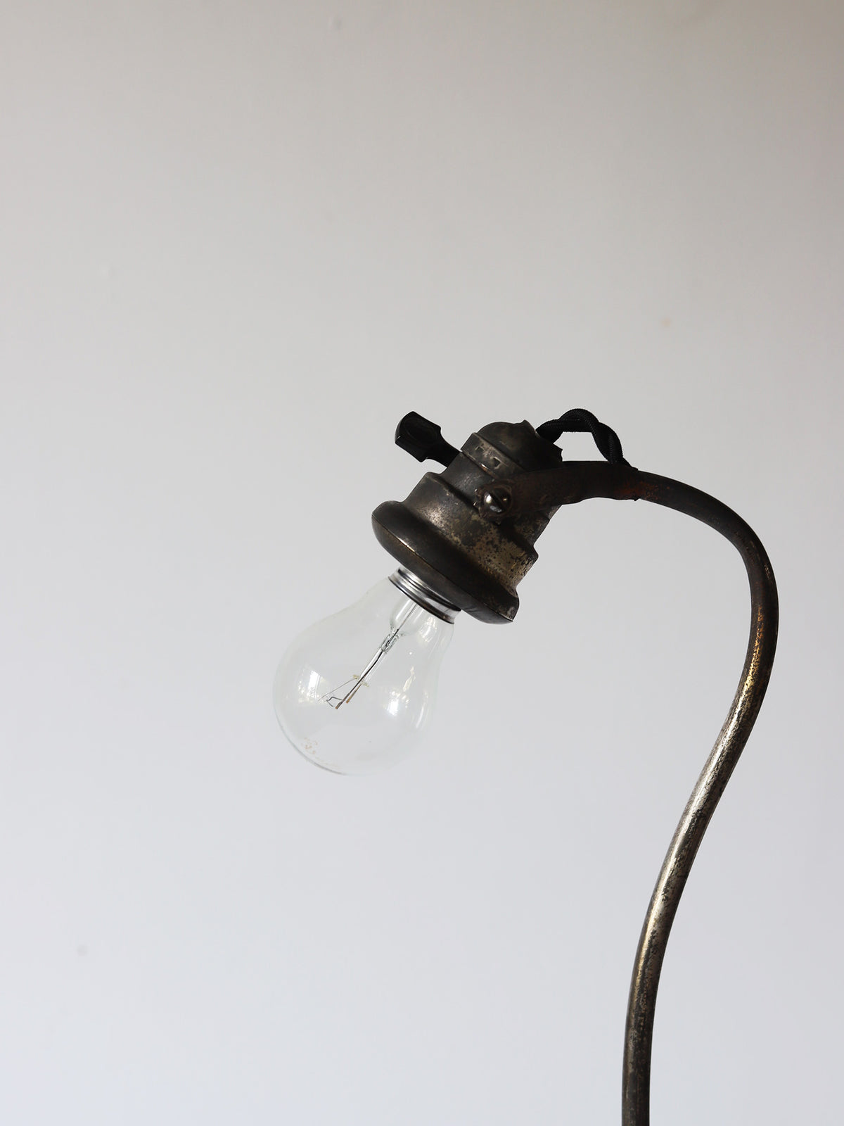 SWAN NECK LAMP