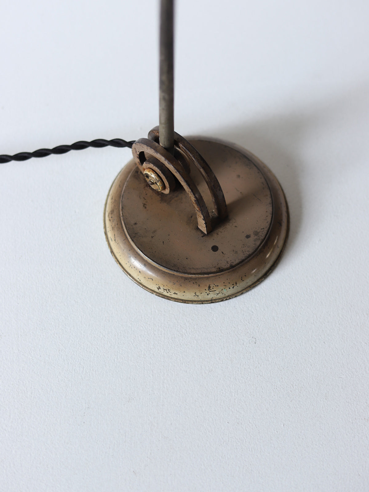 SWAN NECK LAMP