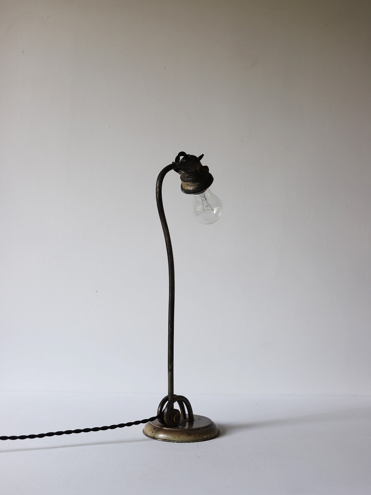 SWAN NECK LAMP