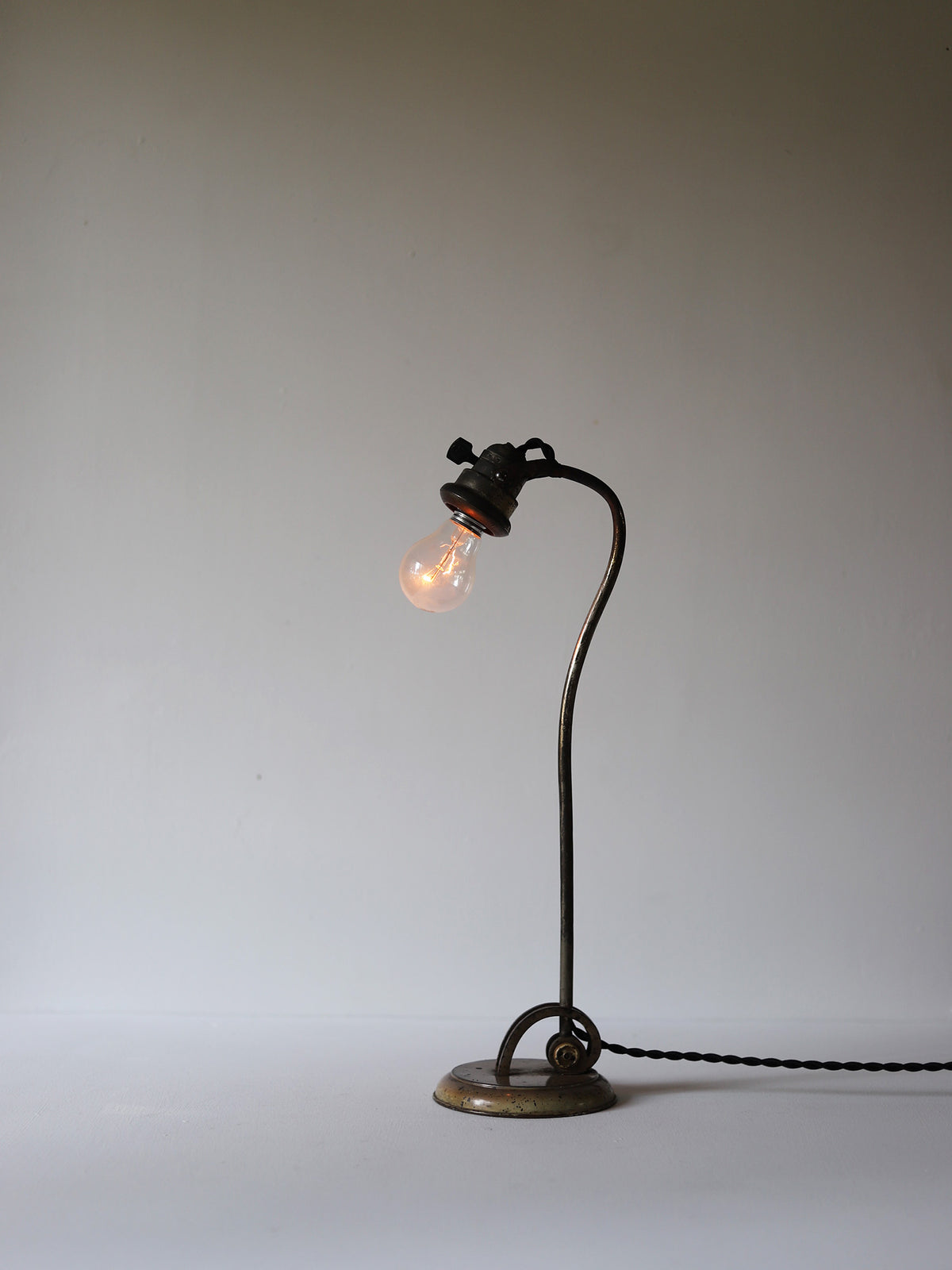 SWAN NECK LAMP