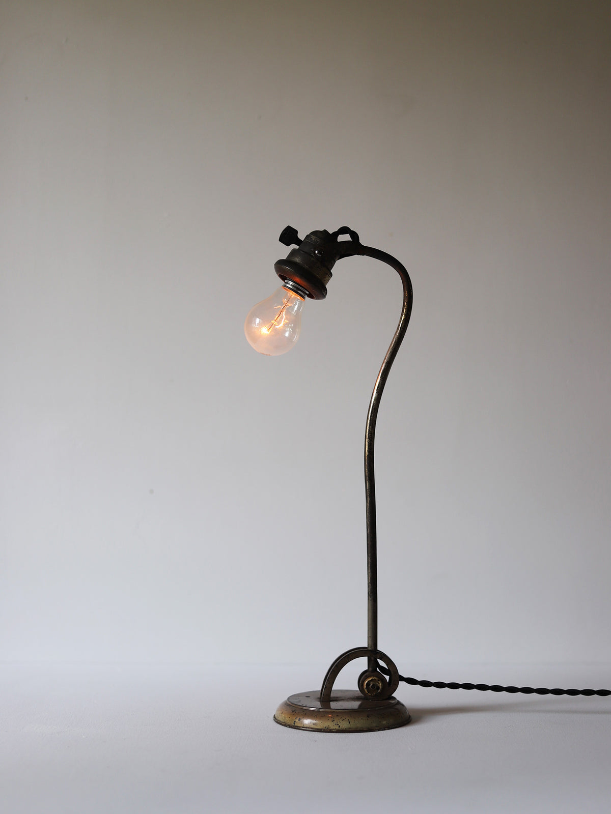 SWAN NECK LAMP