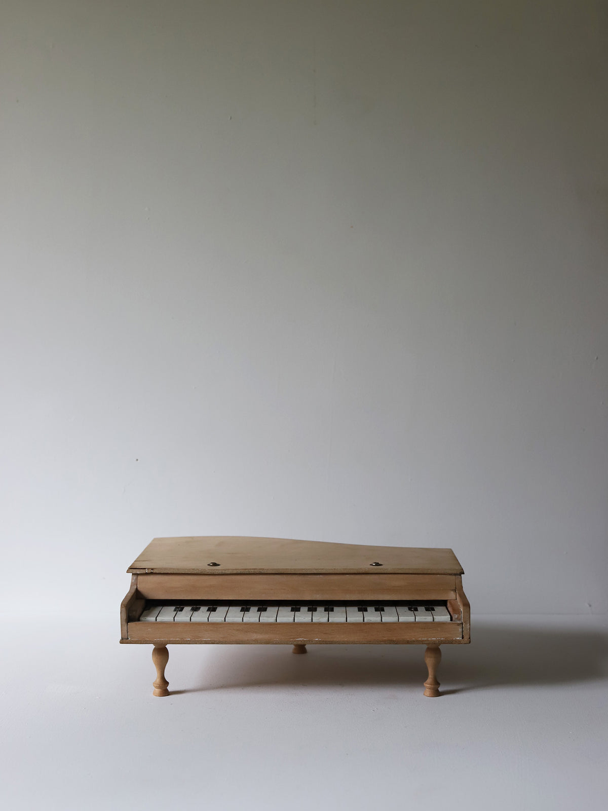 LITTLE PIANO