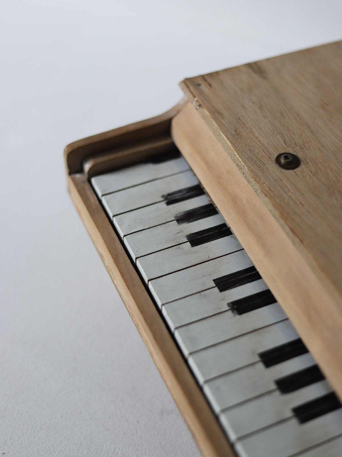 LITTLE PIANO