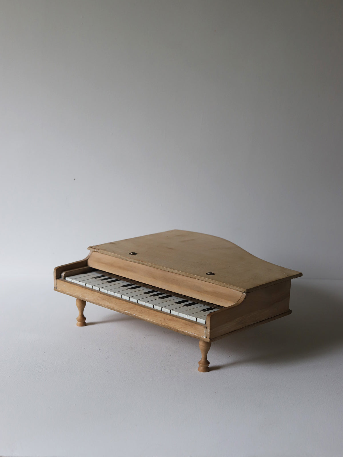 LITTLE PIANO