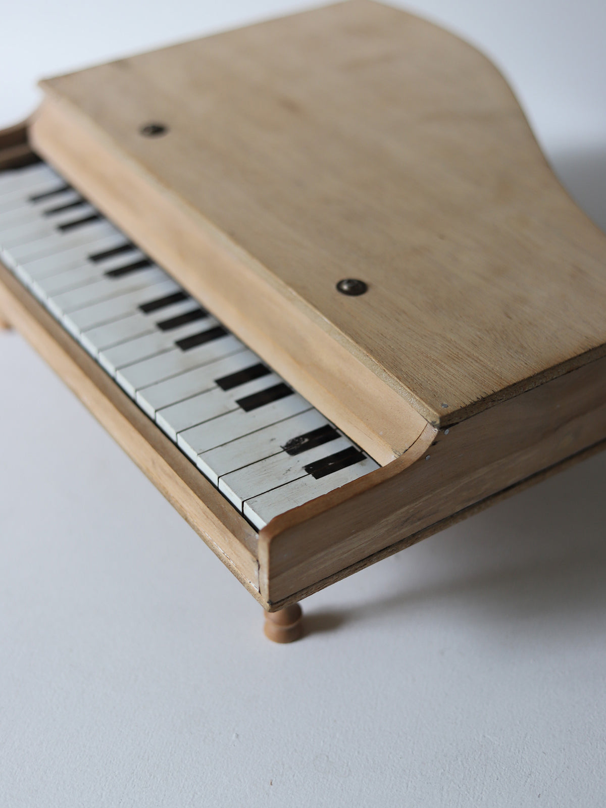 LITTLE PIANO