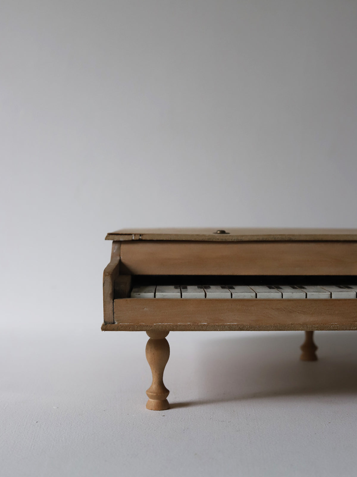 LITTLE PIANO