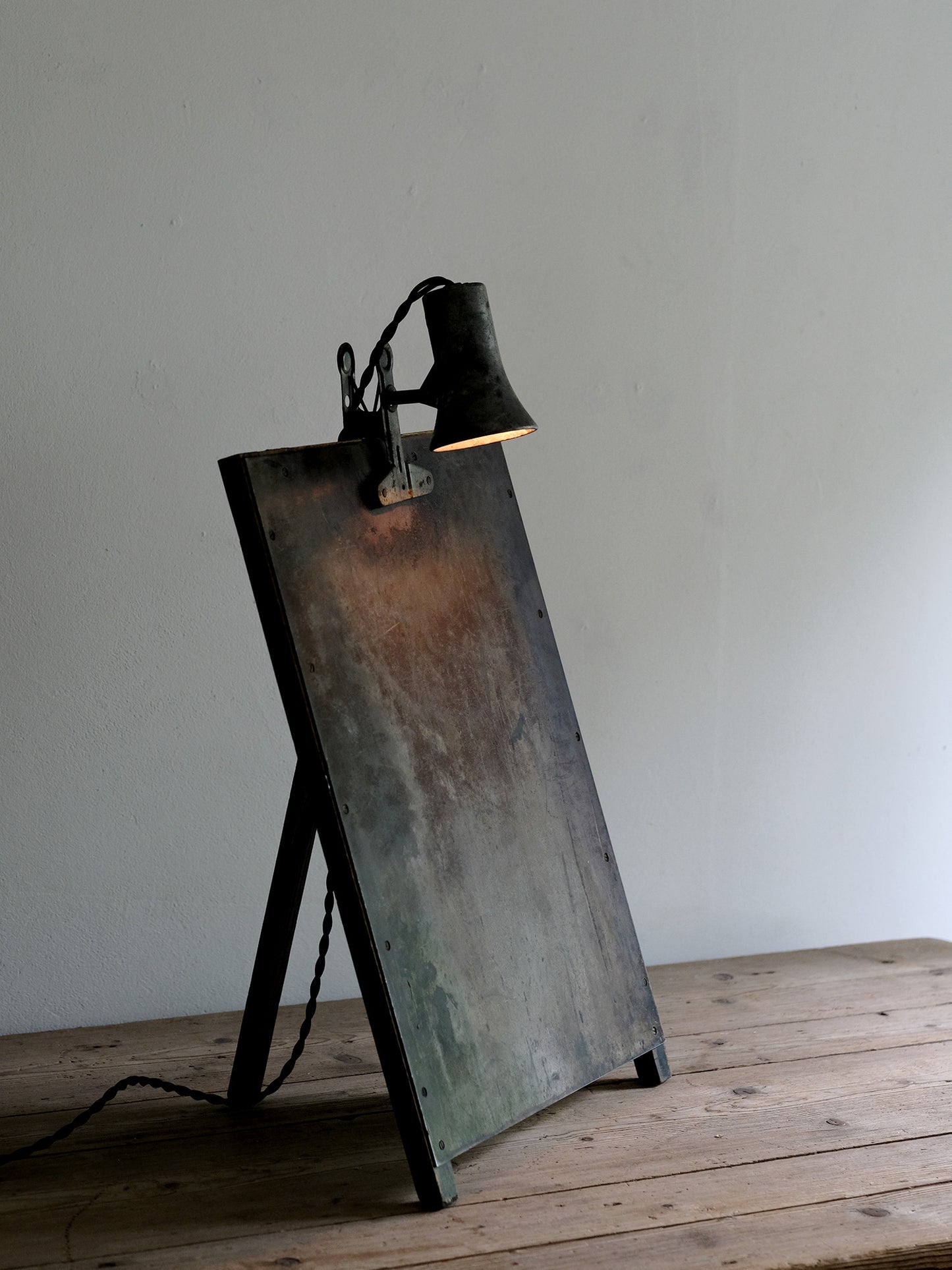 SIGNBOARD LAMP