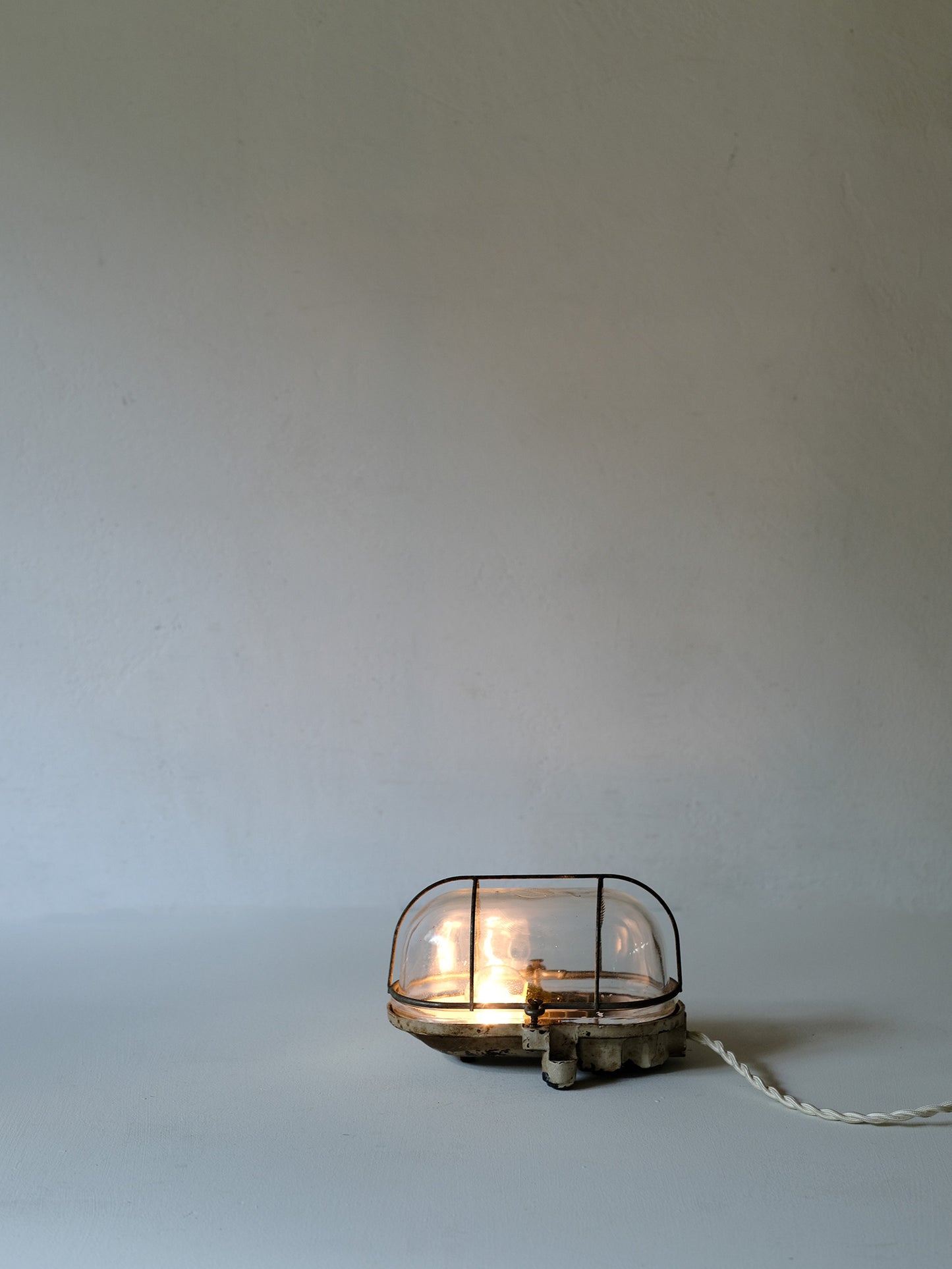 CAPSULE LAMP & SW