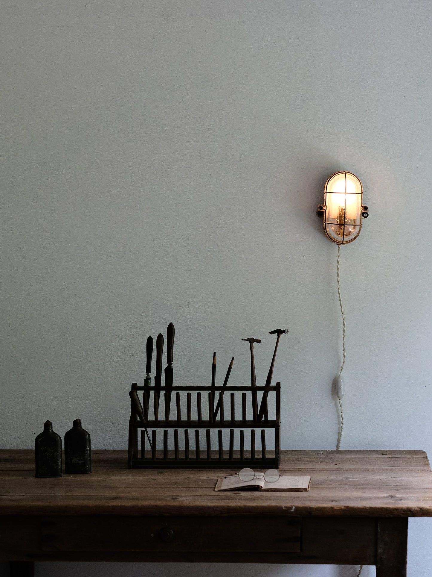 CAPSULE LAMP & SW