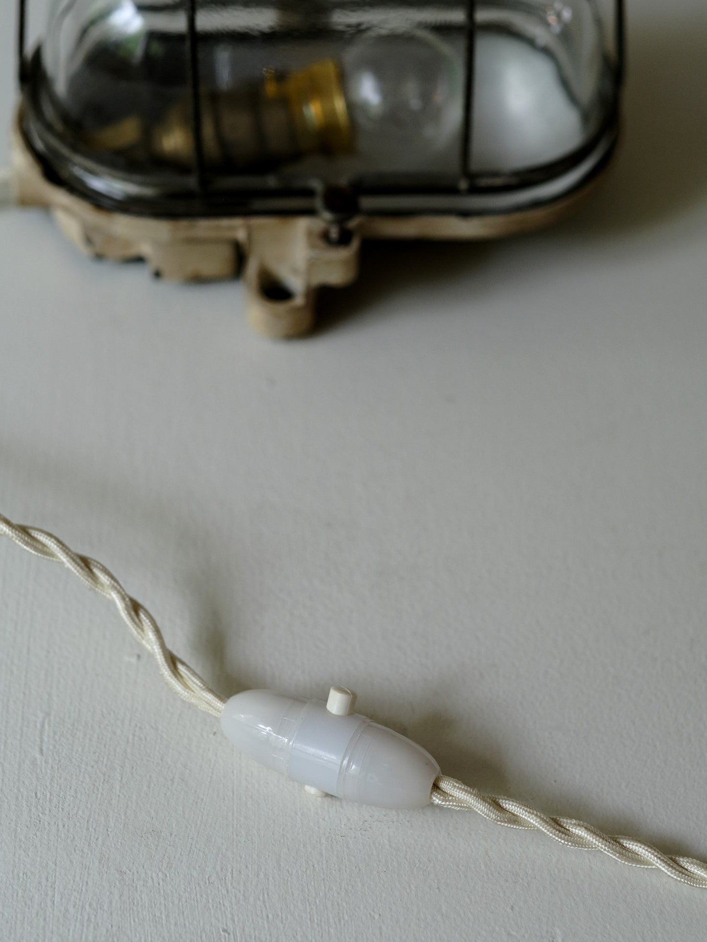 CAPSULE LAMP & SW