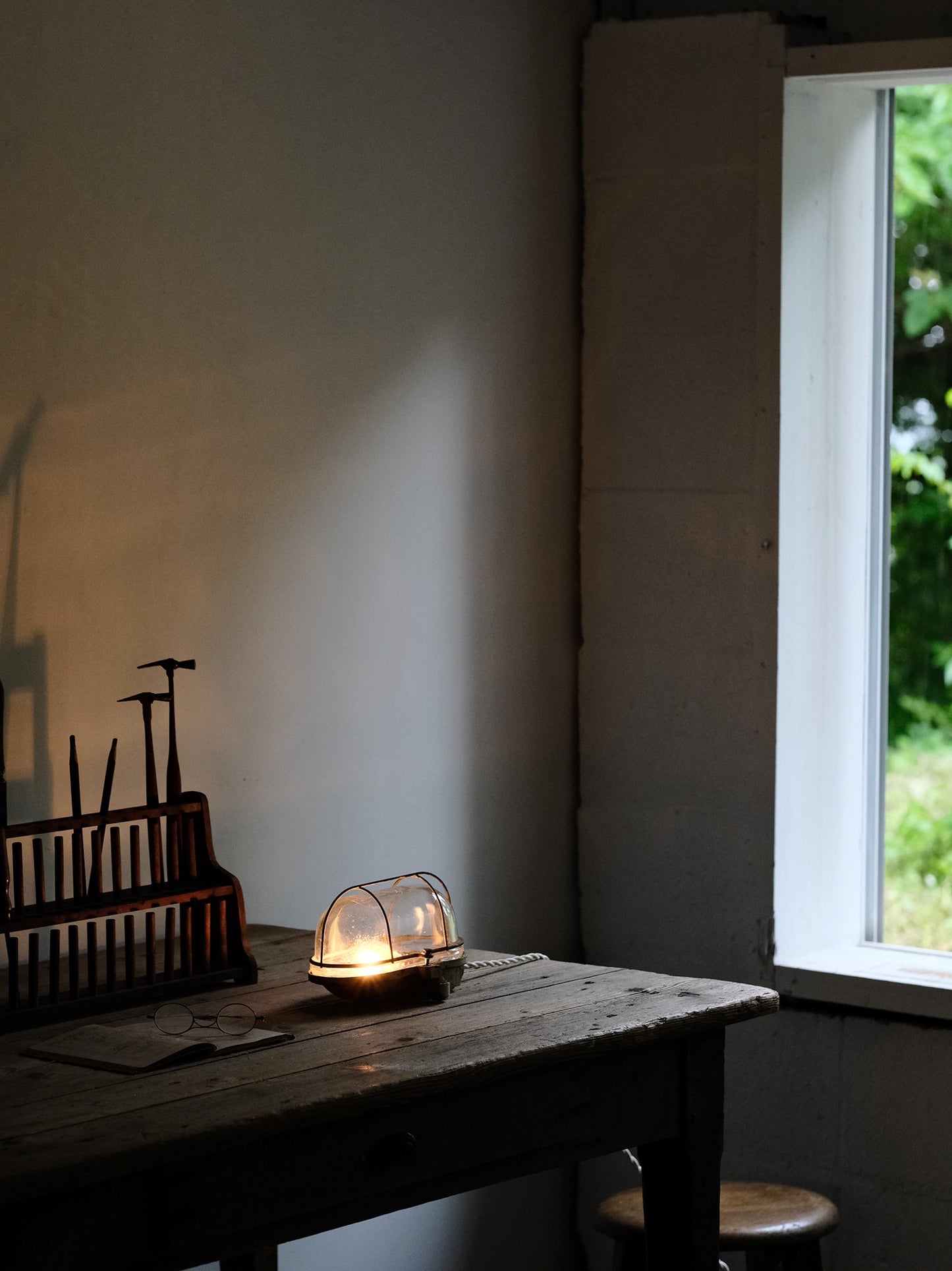 CAPSULE LAMP & SW