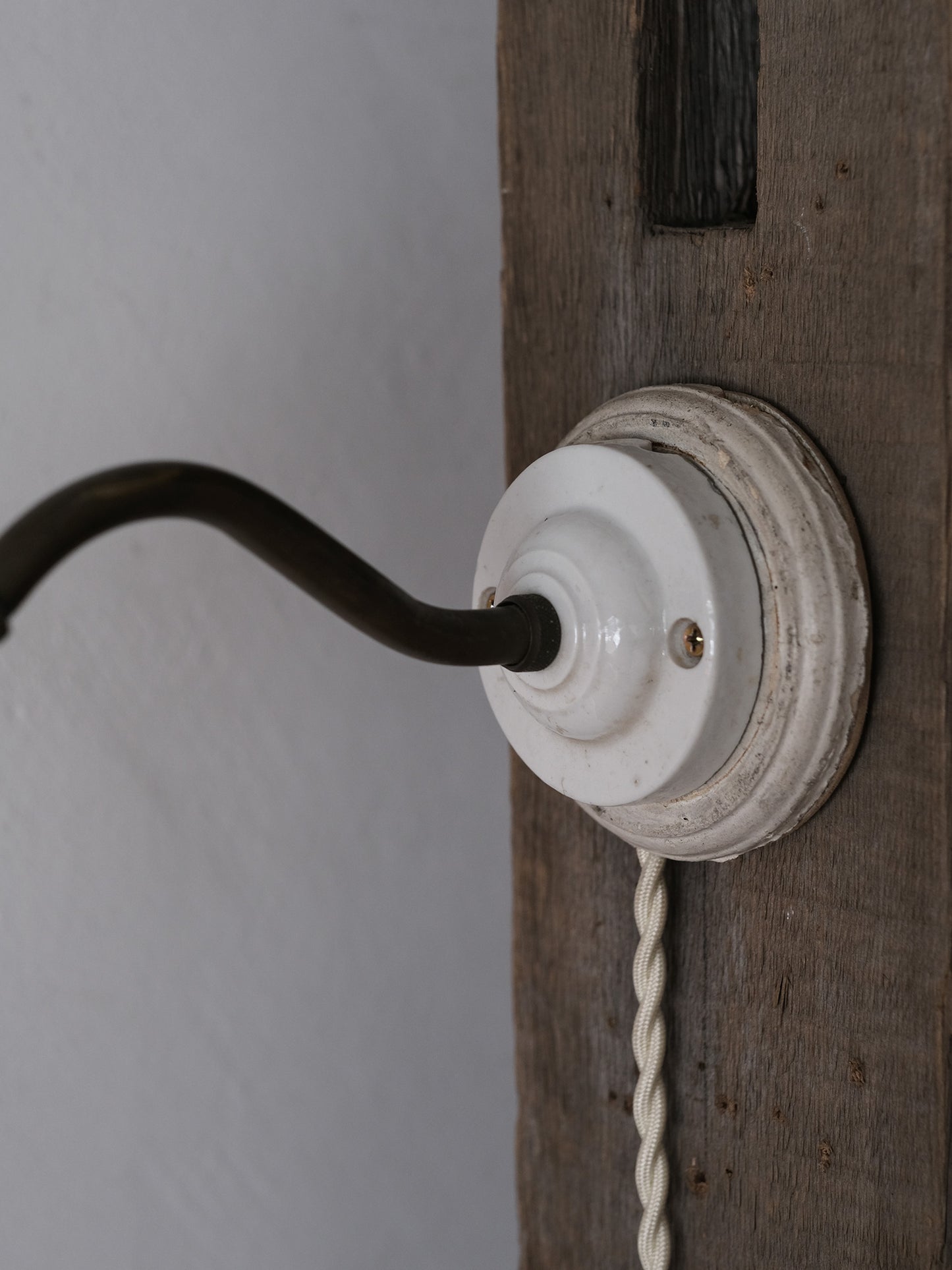 WALL LAMP WITH SWITCH：A