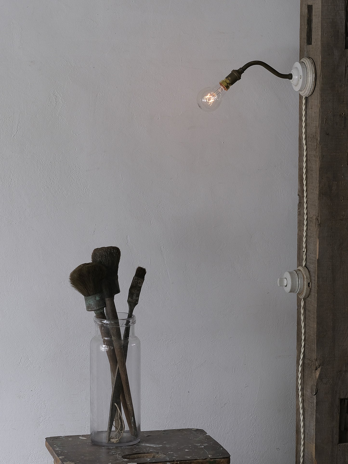 WALL LAMP WITH SWITCH：A