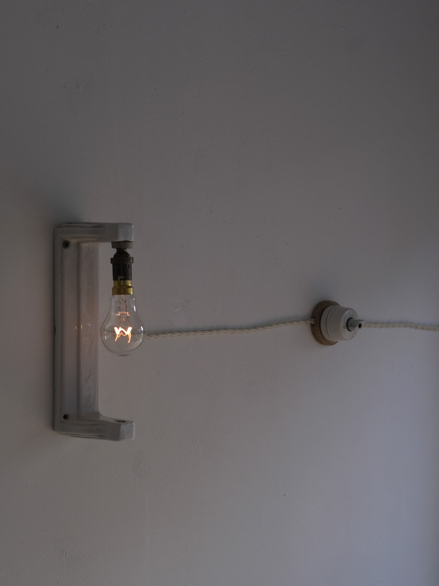 WALL LAMP WITH SWITCH：B