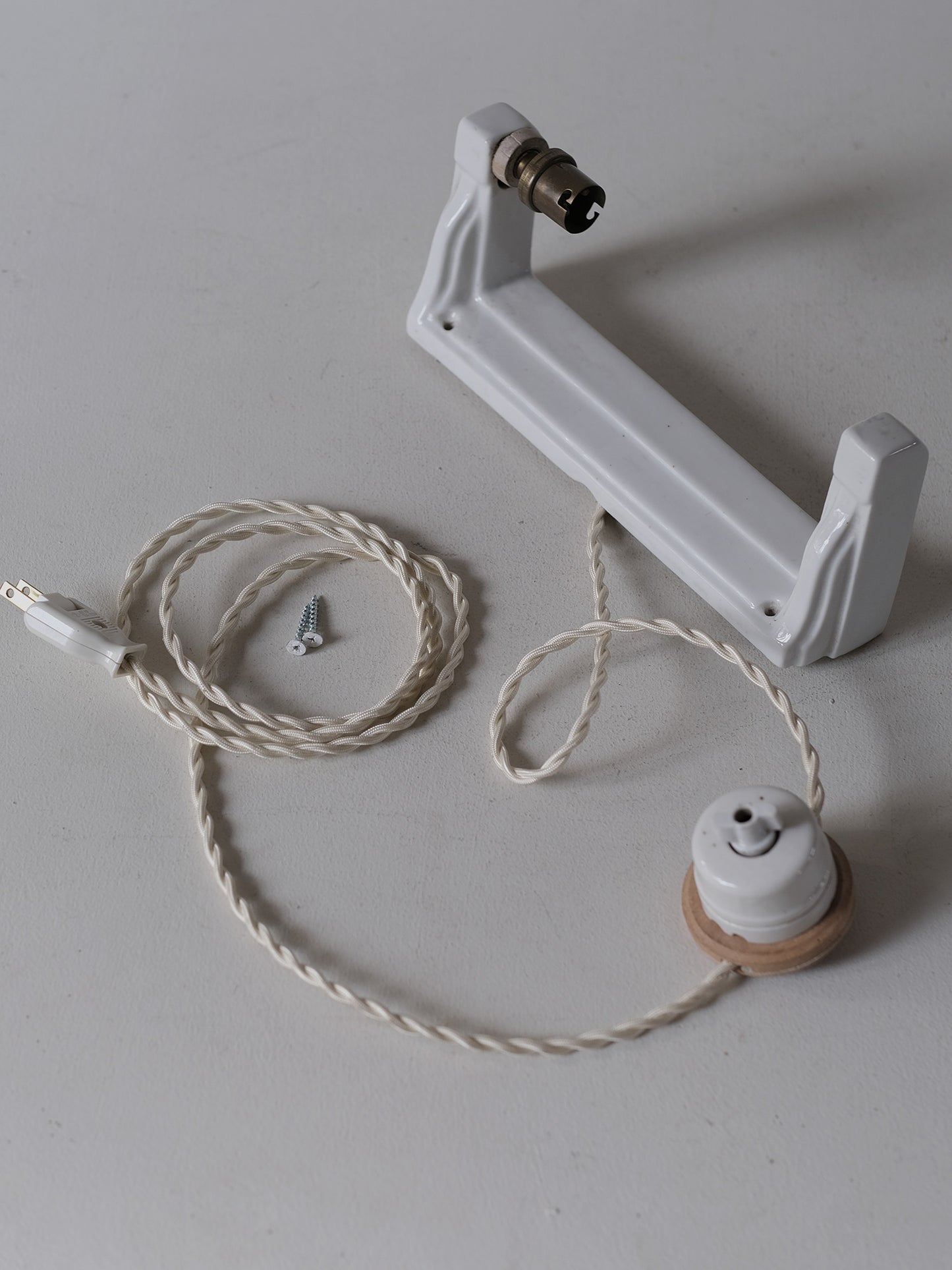 WALL LAMP WITH SWITCH：B