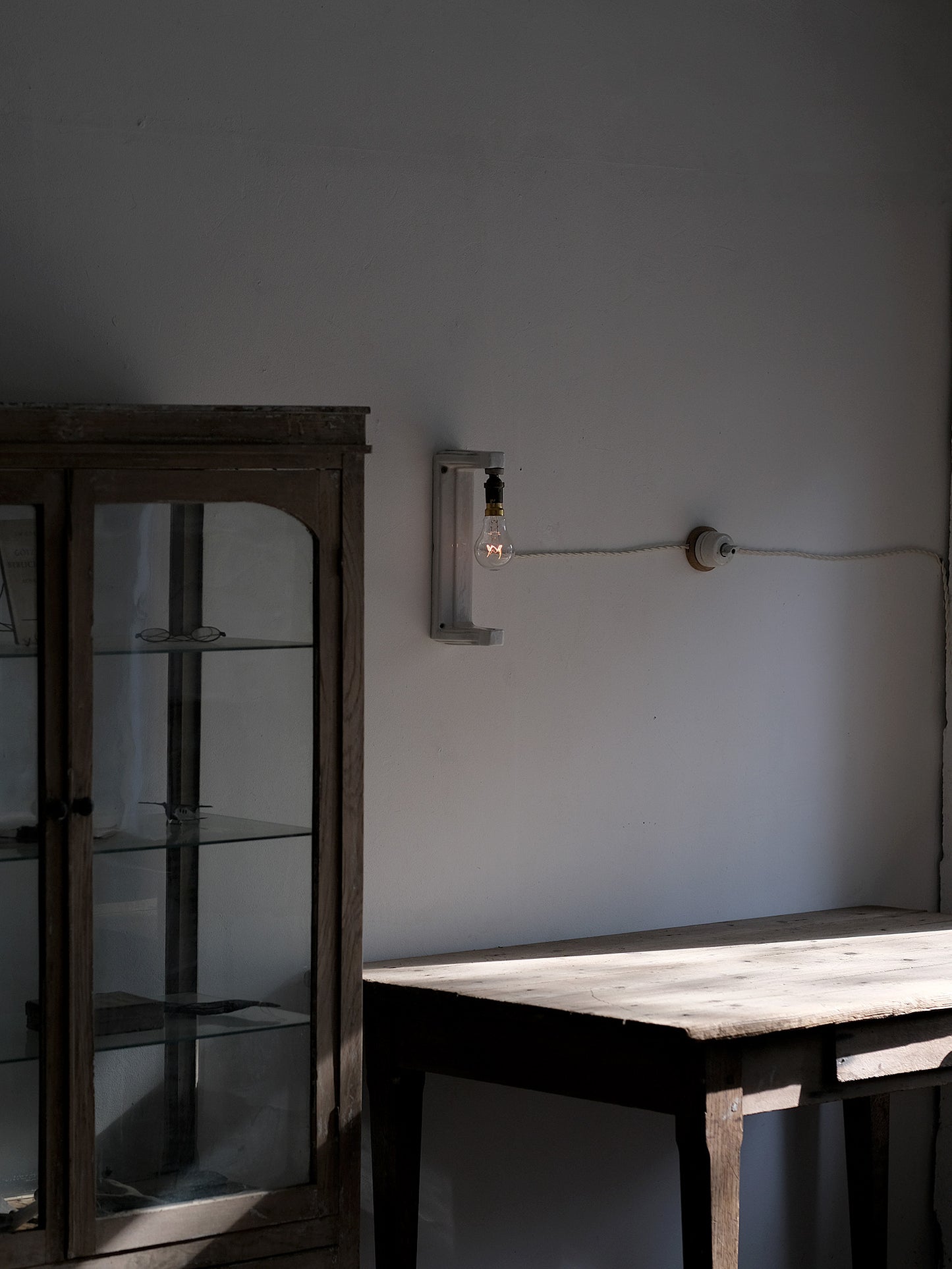 WALL LAMP WITH SWITCH：B