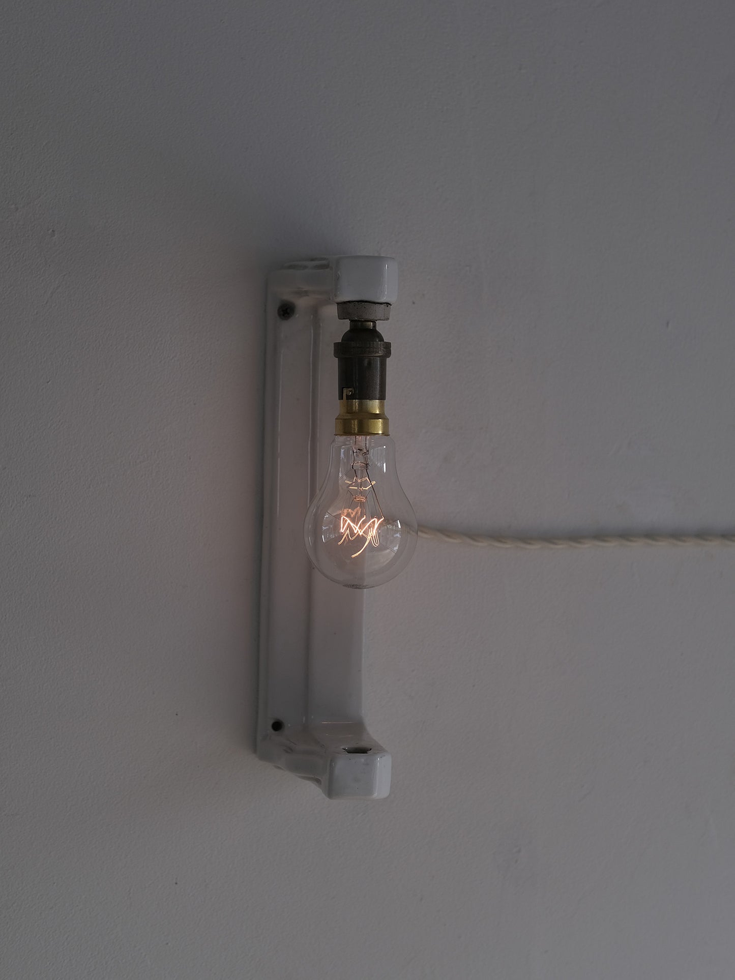 WALL LAMP WITH SWITCH：B