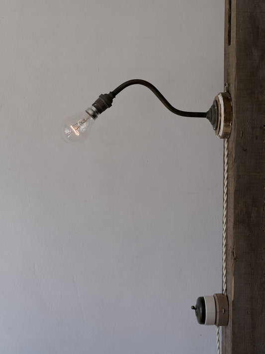 WALL LAMP WITH SWITCH：A