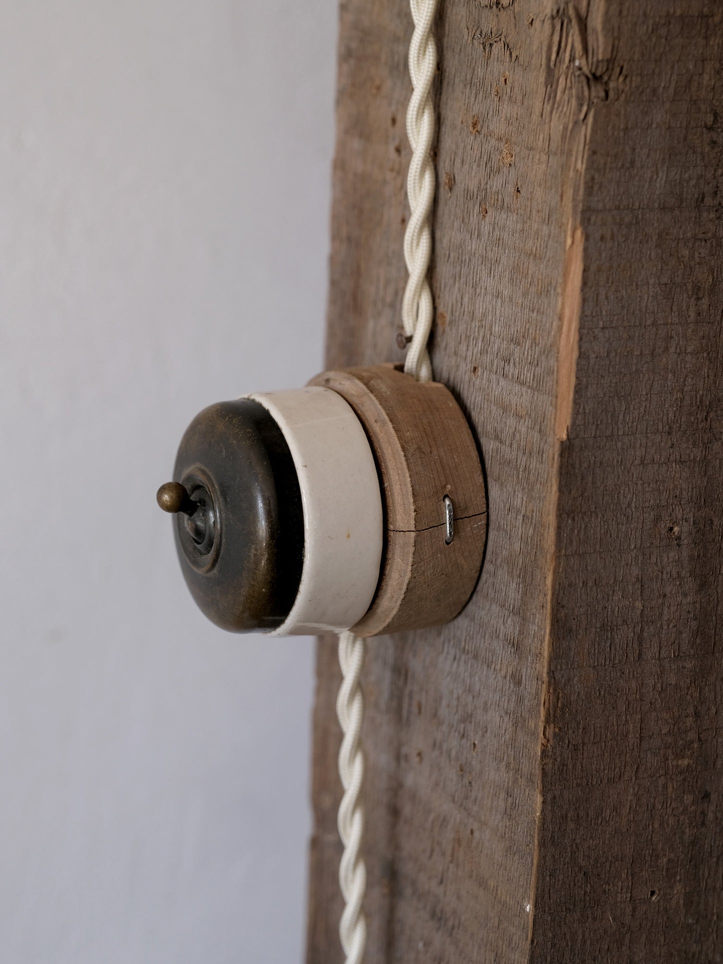 WALL LAMP WITH SWITCH：A