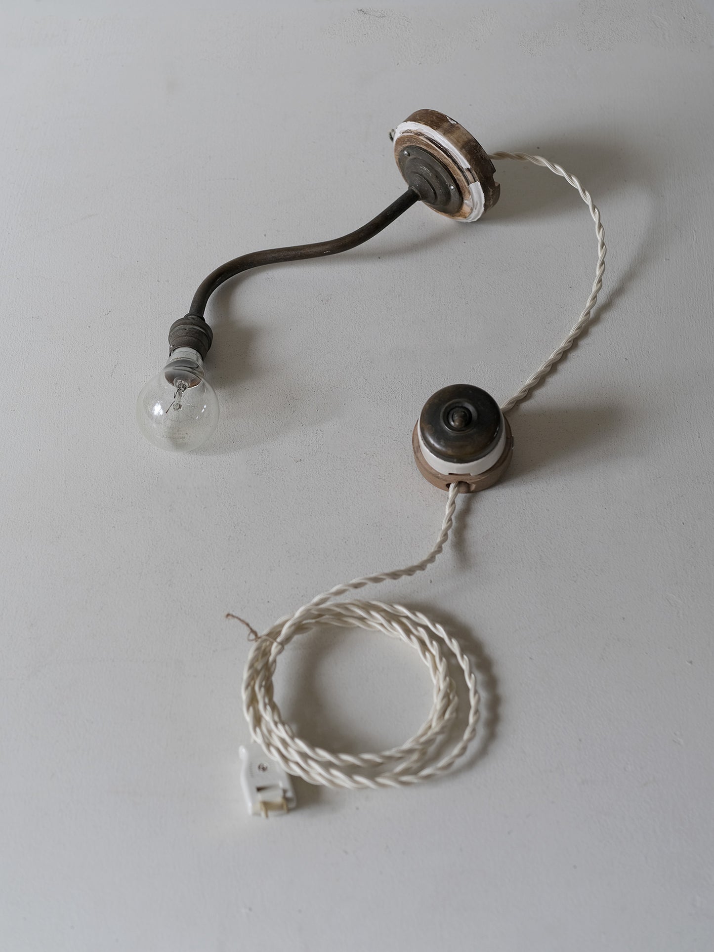 WALL LAMP WITH SWITCH：A