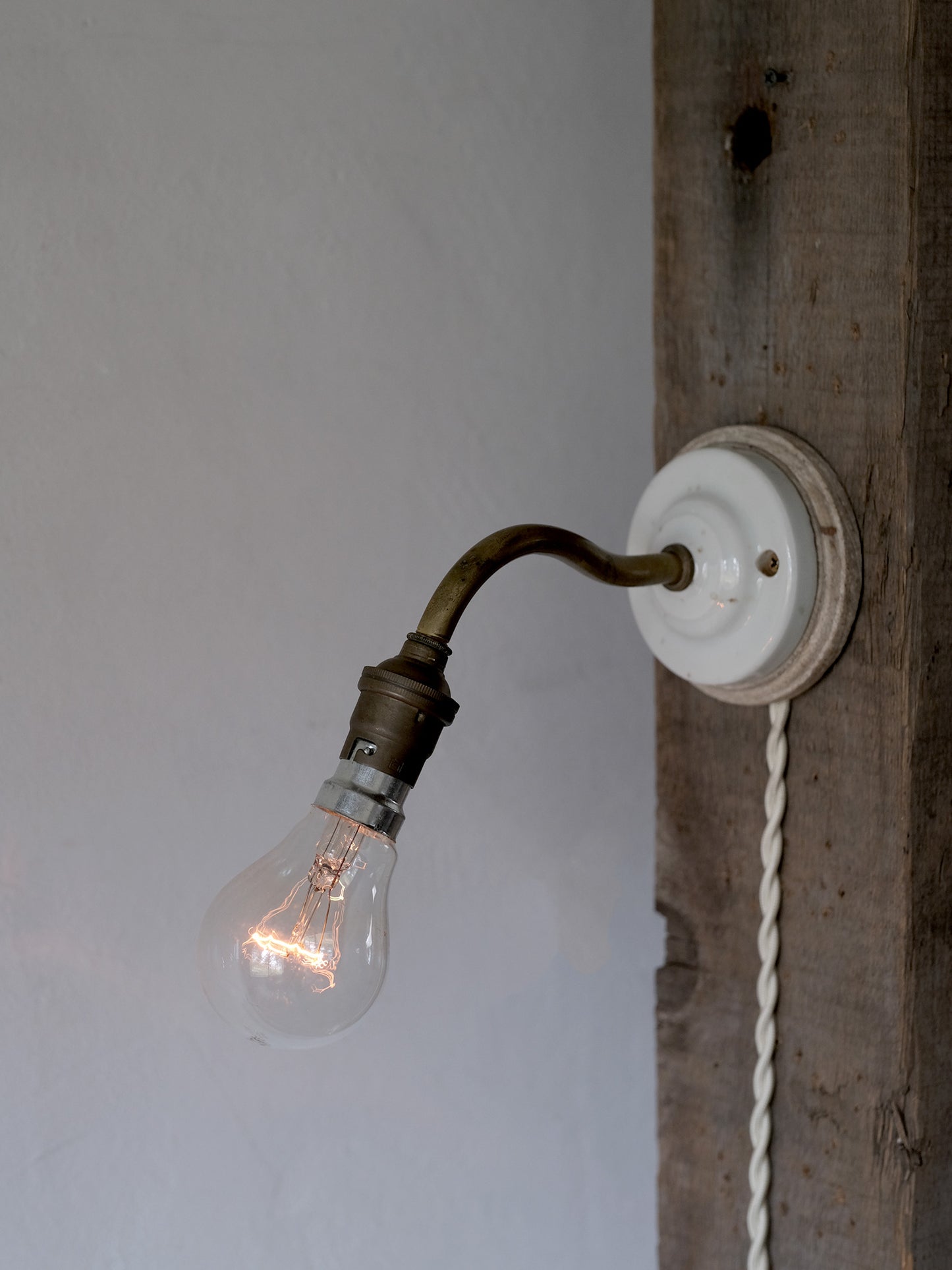 WALL LAMP WITH SWITCH：B