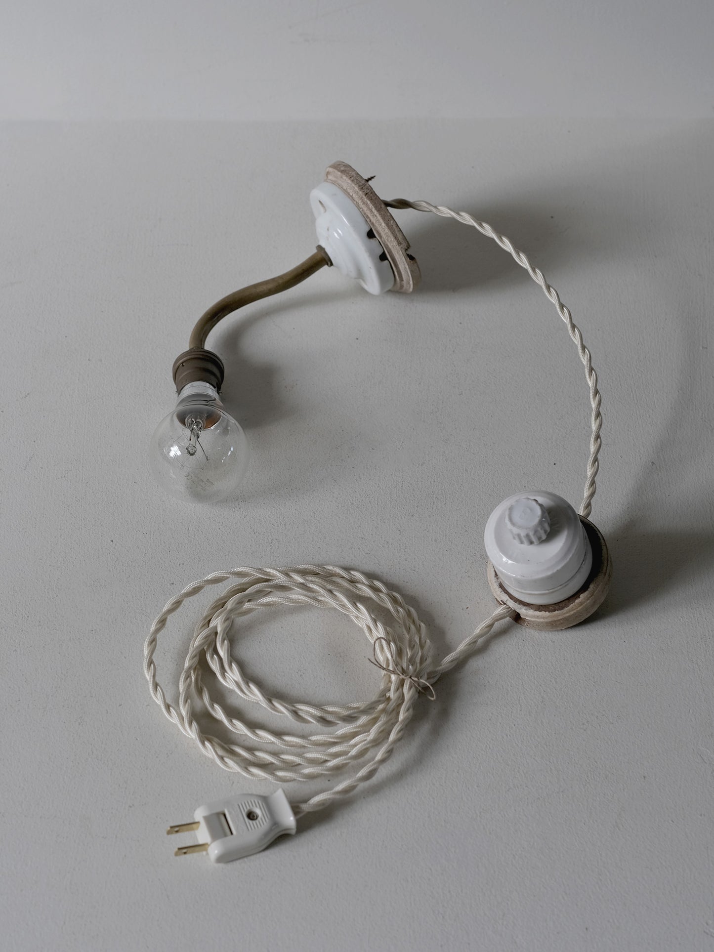 WALL LAMP WITH SWITCH：B