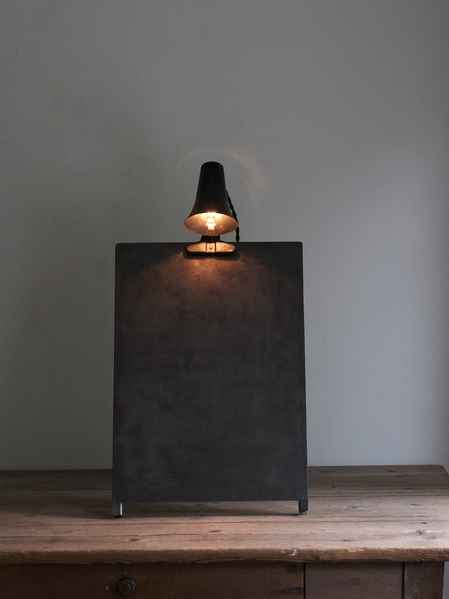 SIGNBOARD LAMP