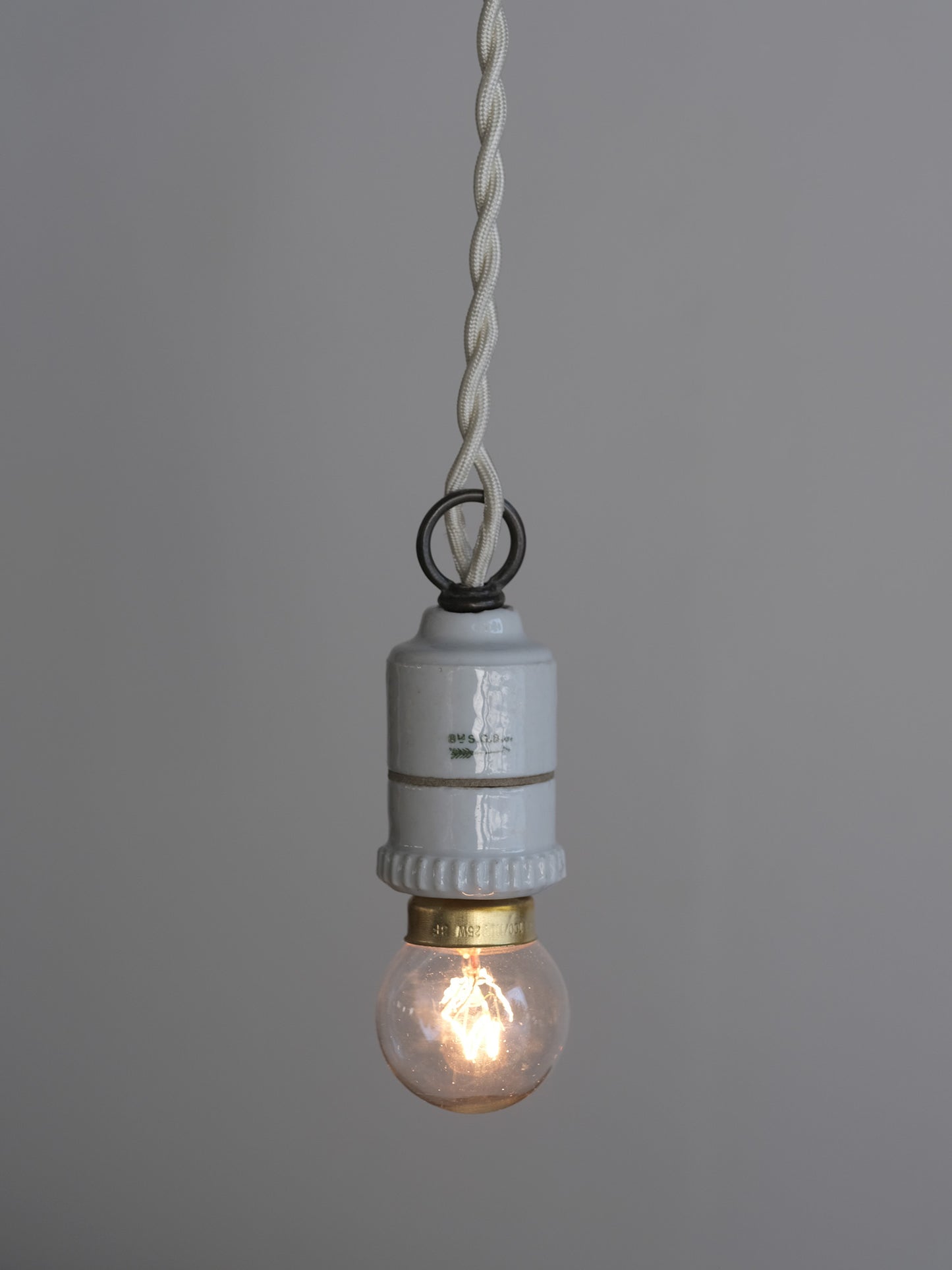 PORCELAINE SOCKET LAMP:C