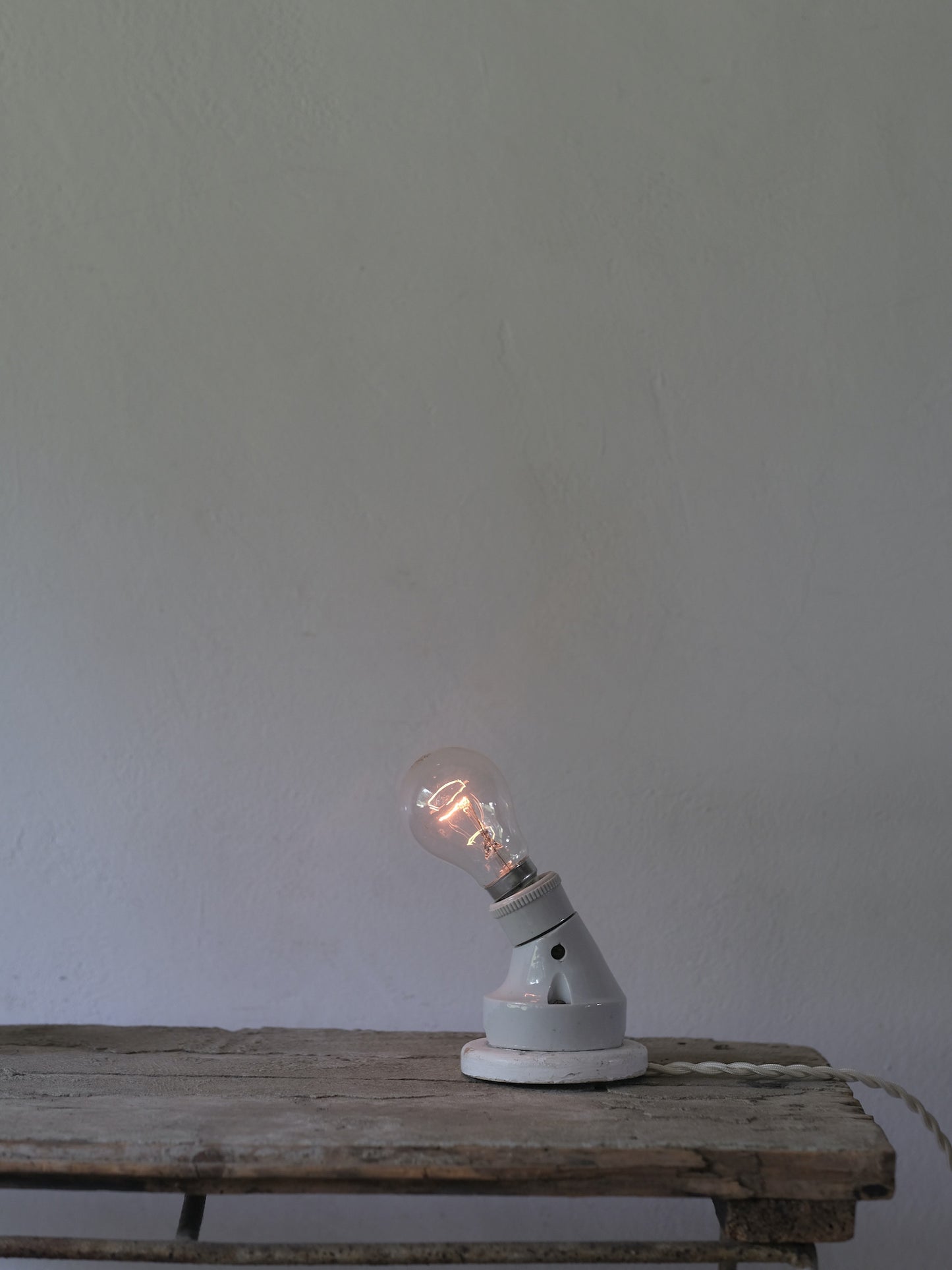 SOCKET LAMP WITH SWITCH : C