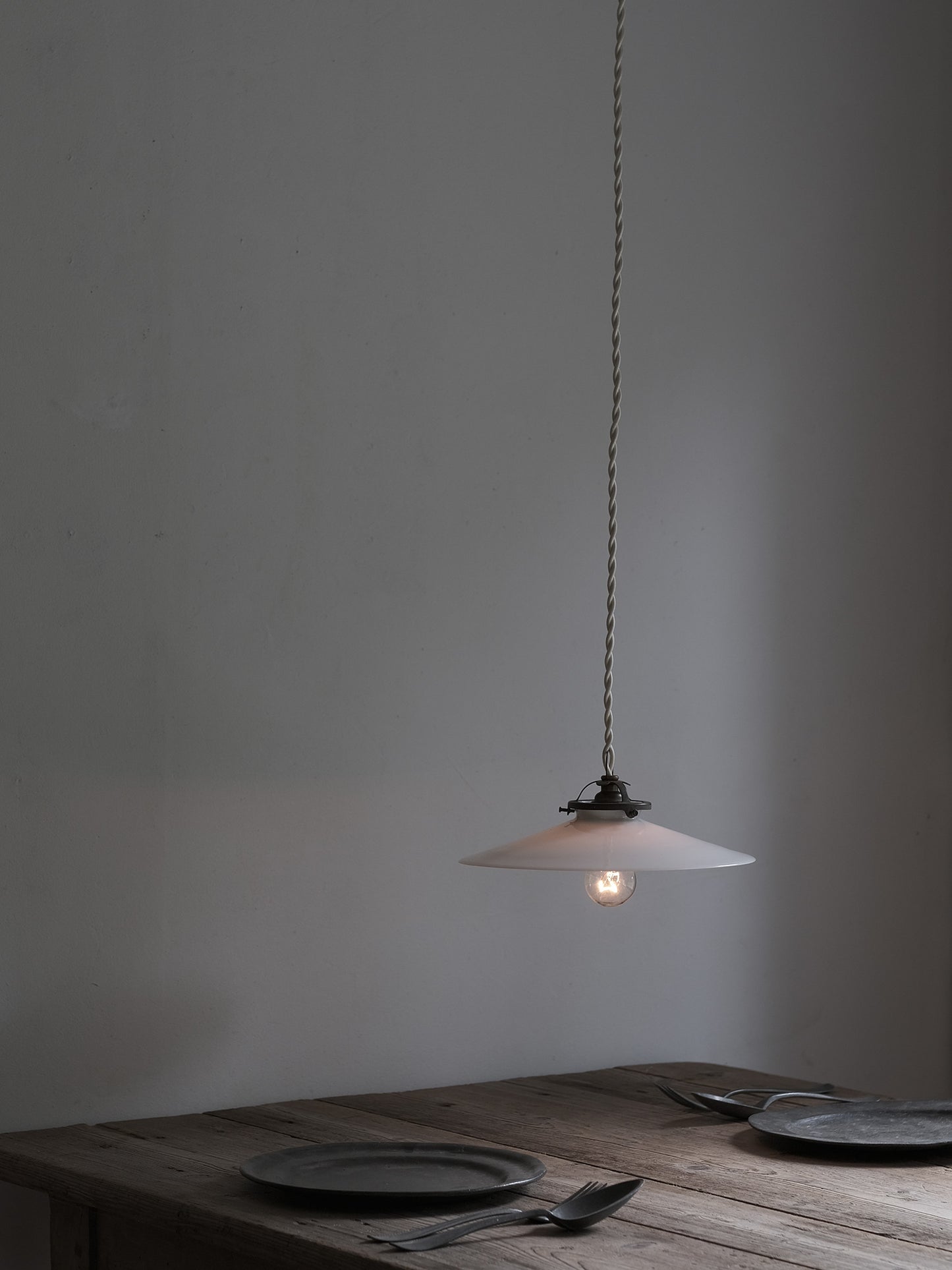 GLASS SHADE LAMP : A