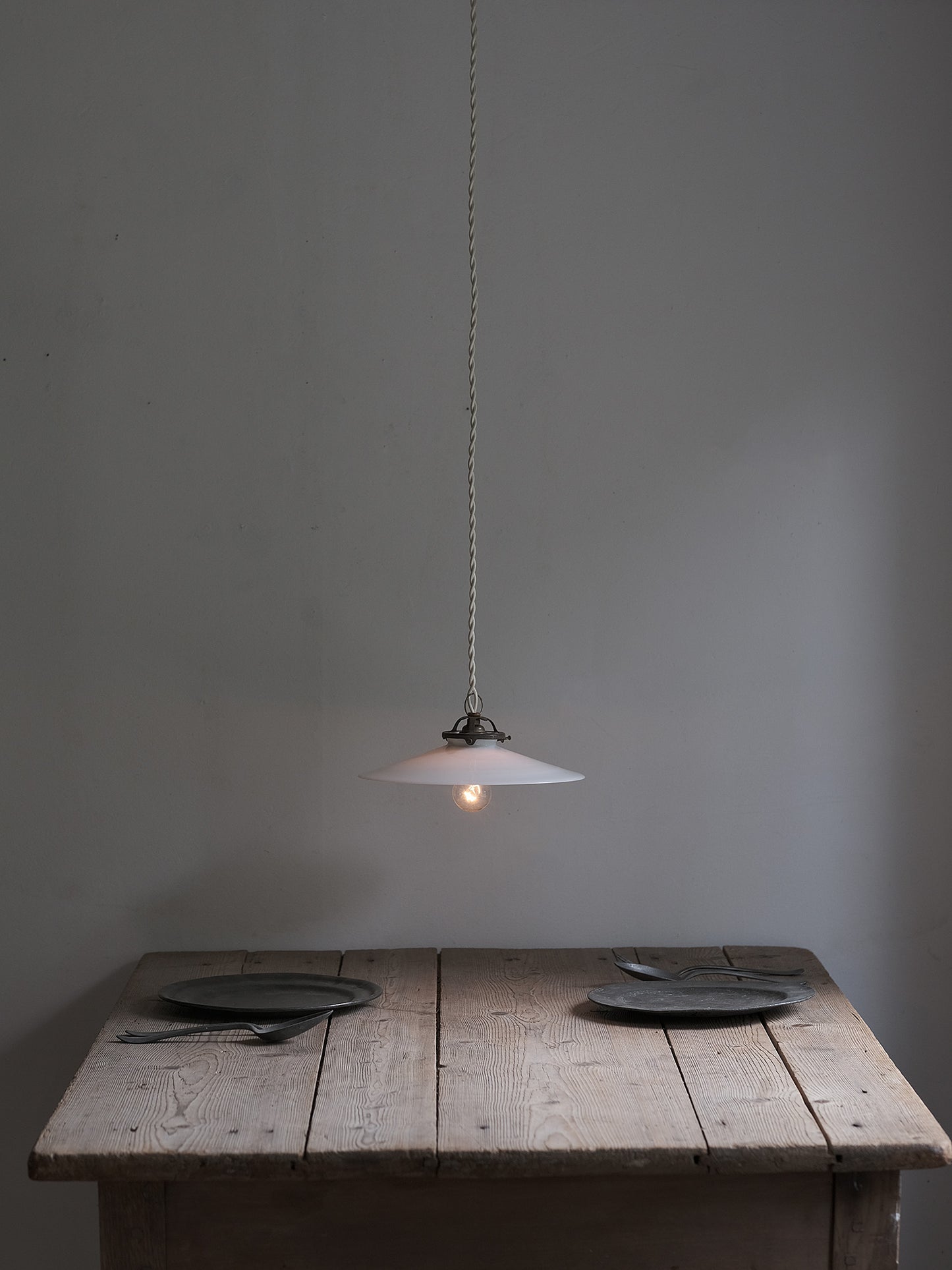 GLASS SHADE LAMP : A