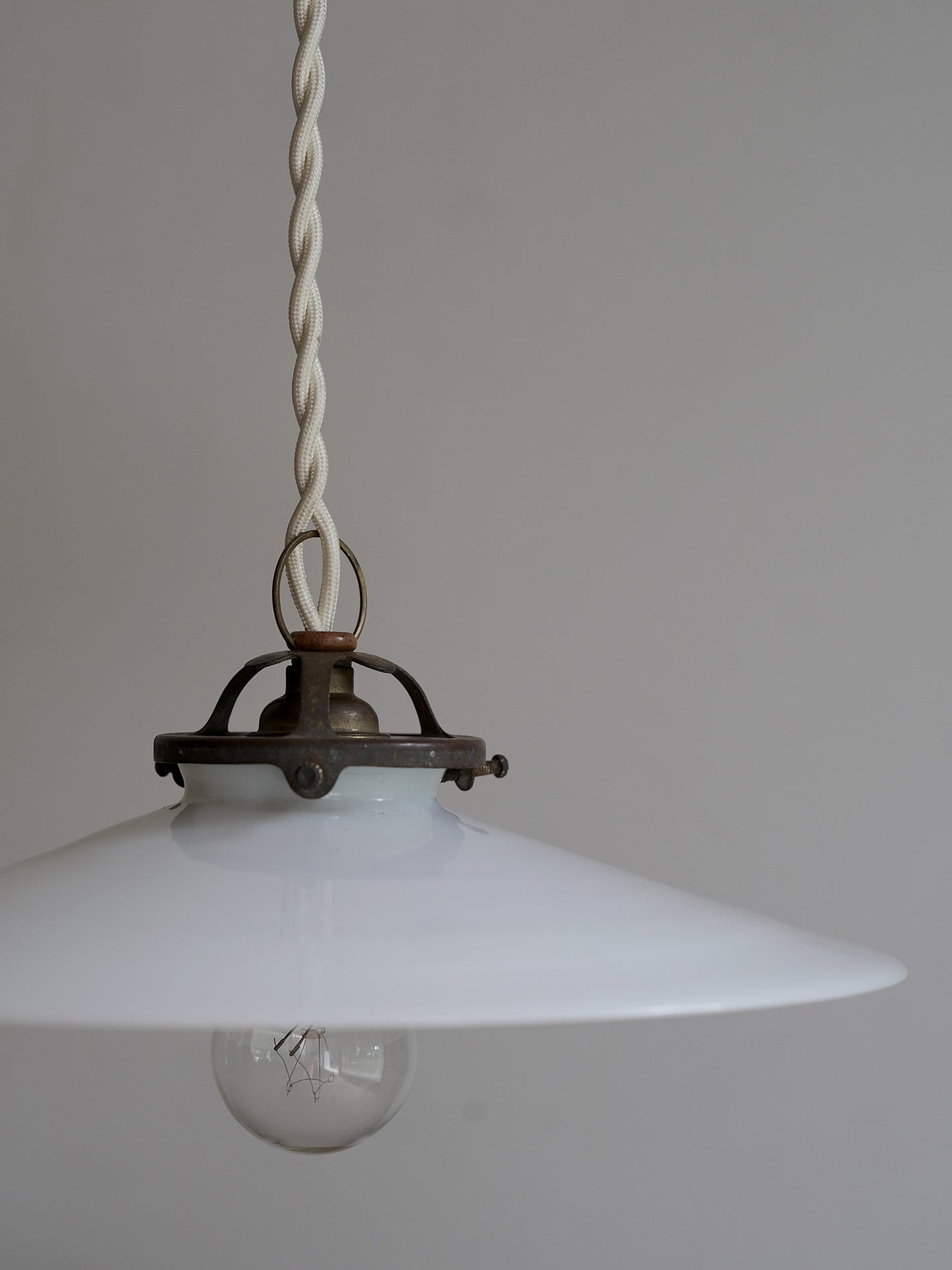 GLASS SHADE LAMP : A