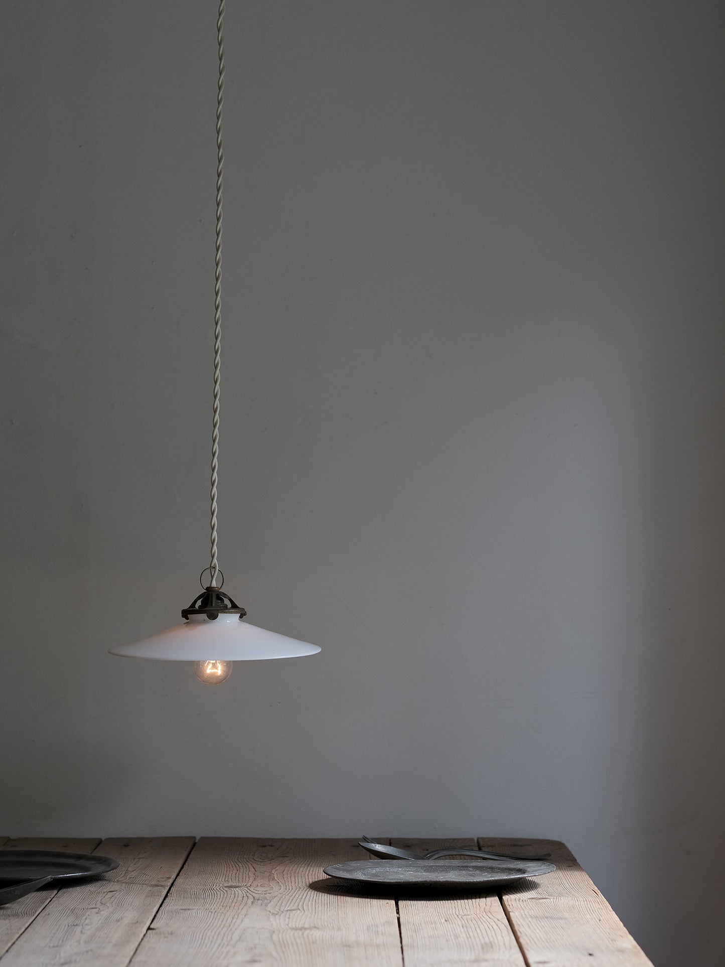 GLASS SHADE LAMP : B