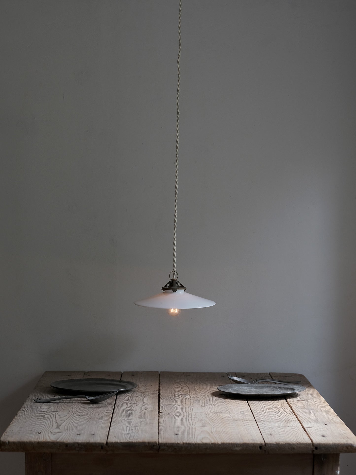 GLASS SHADE LAMP : B