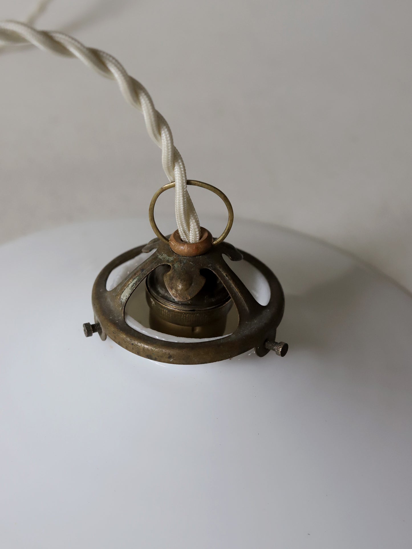 GLASS SHADE LAMP : B