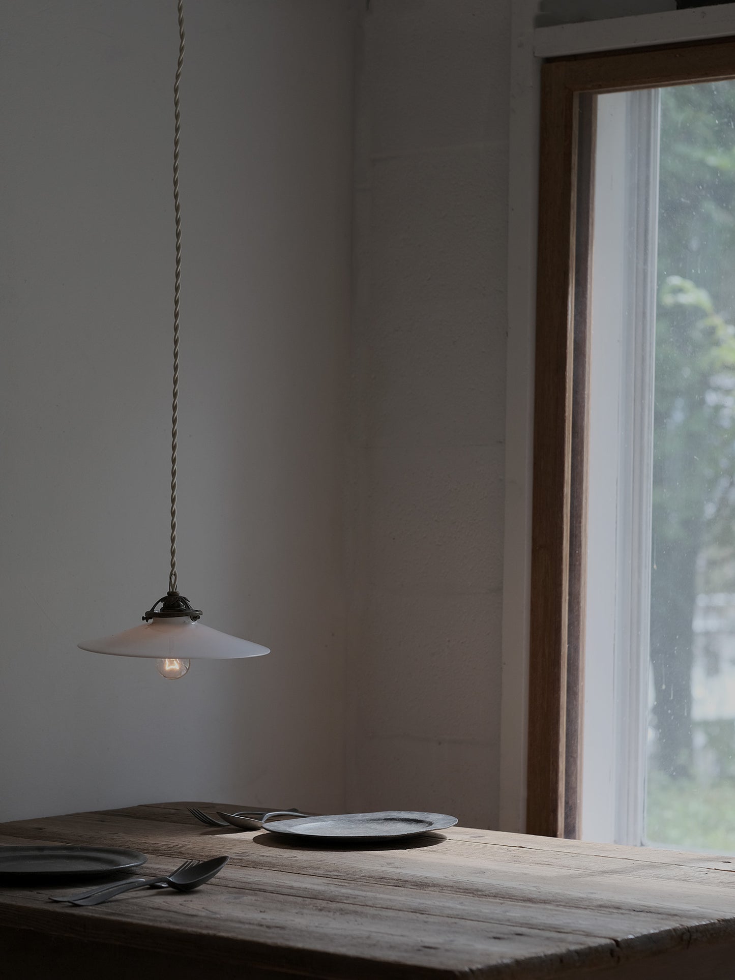 GLASS SHADE LAMP : B