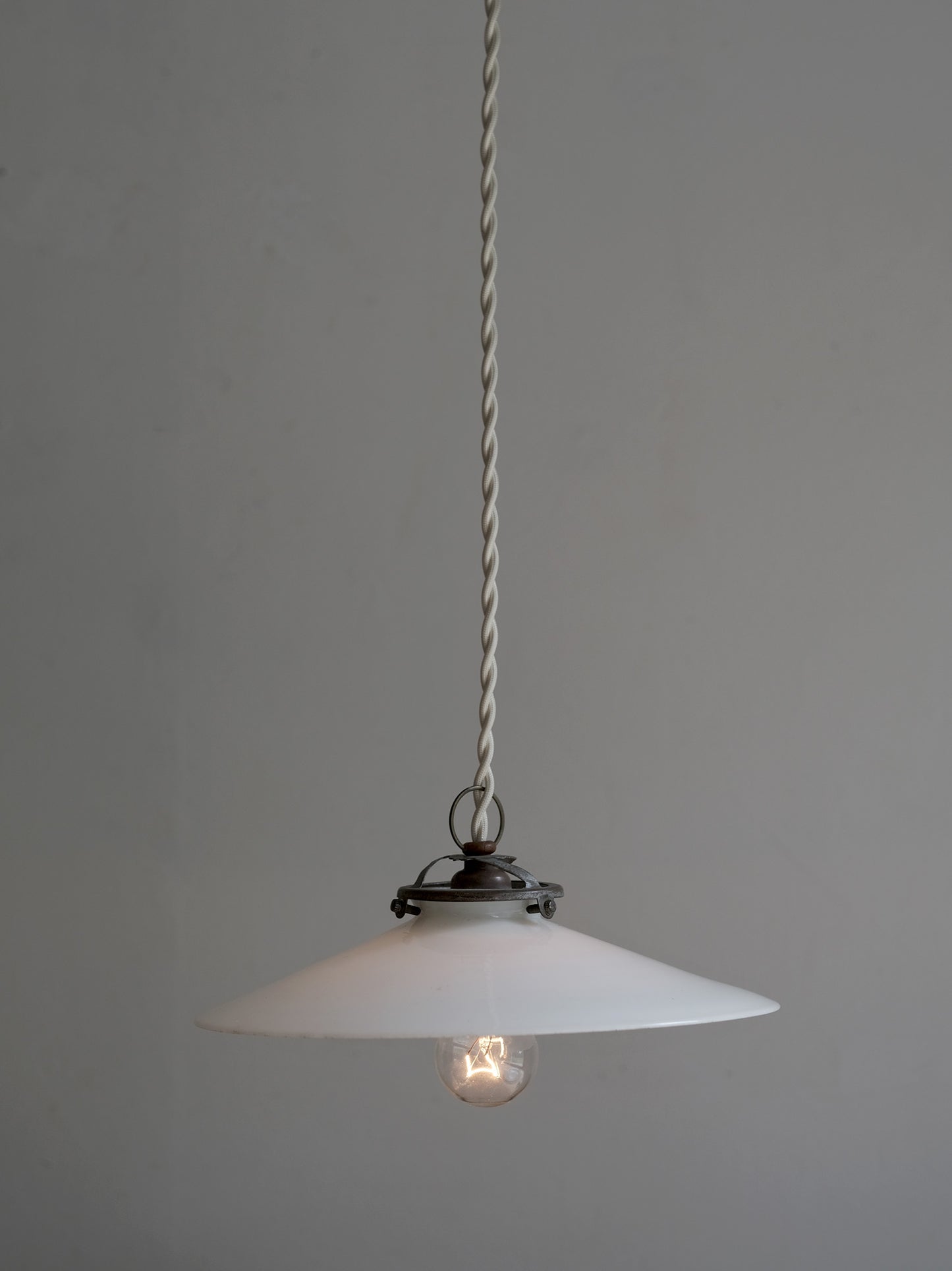 GLASS SHADE LAMP : C
