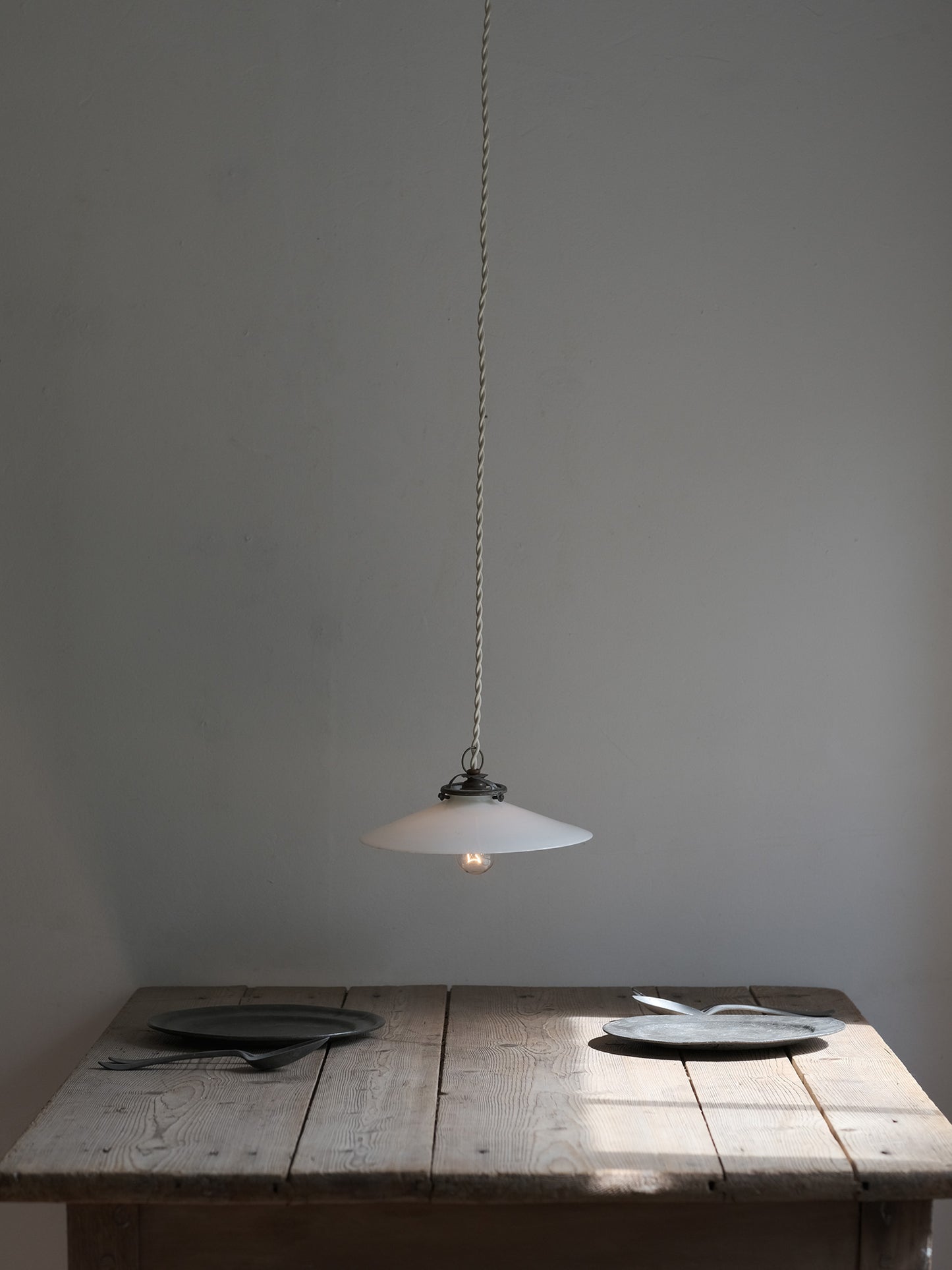GLASS SHADE LAMP : C