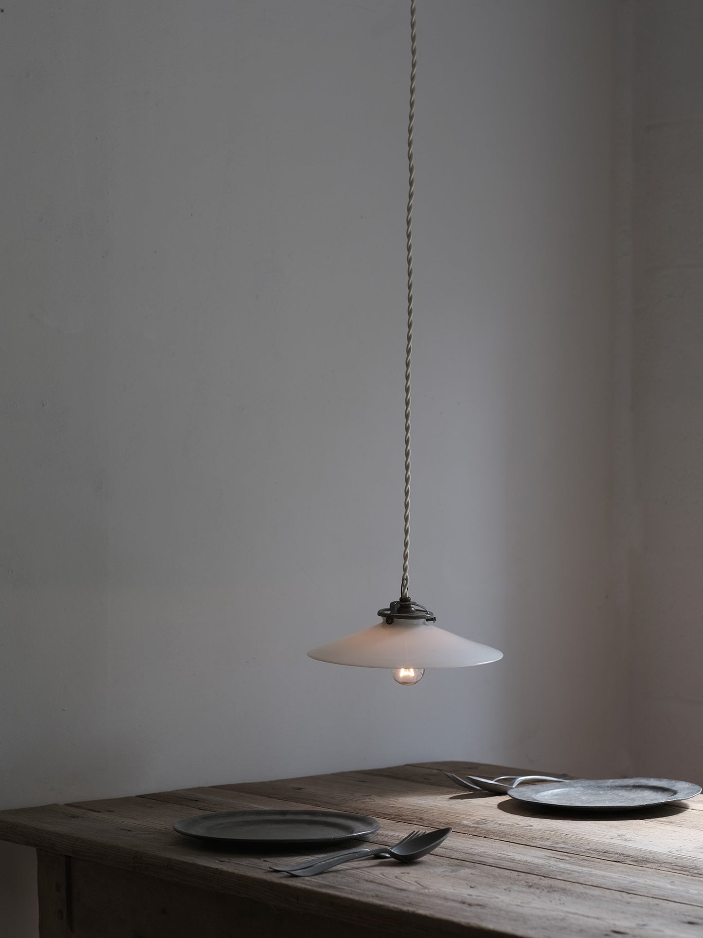 GLASS SHADE LAMP : C