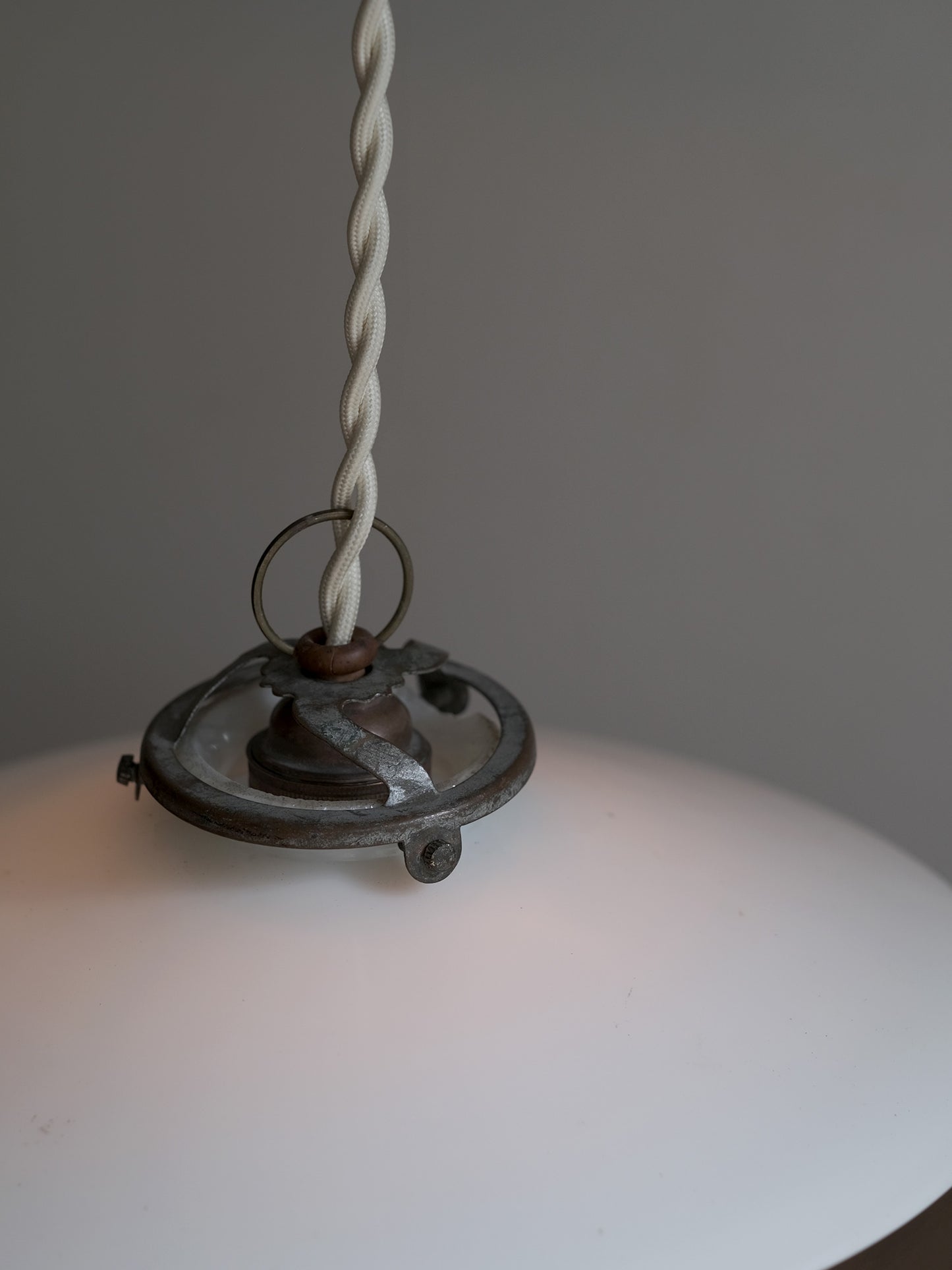 GLASS SHADE LAMP : C