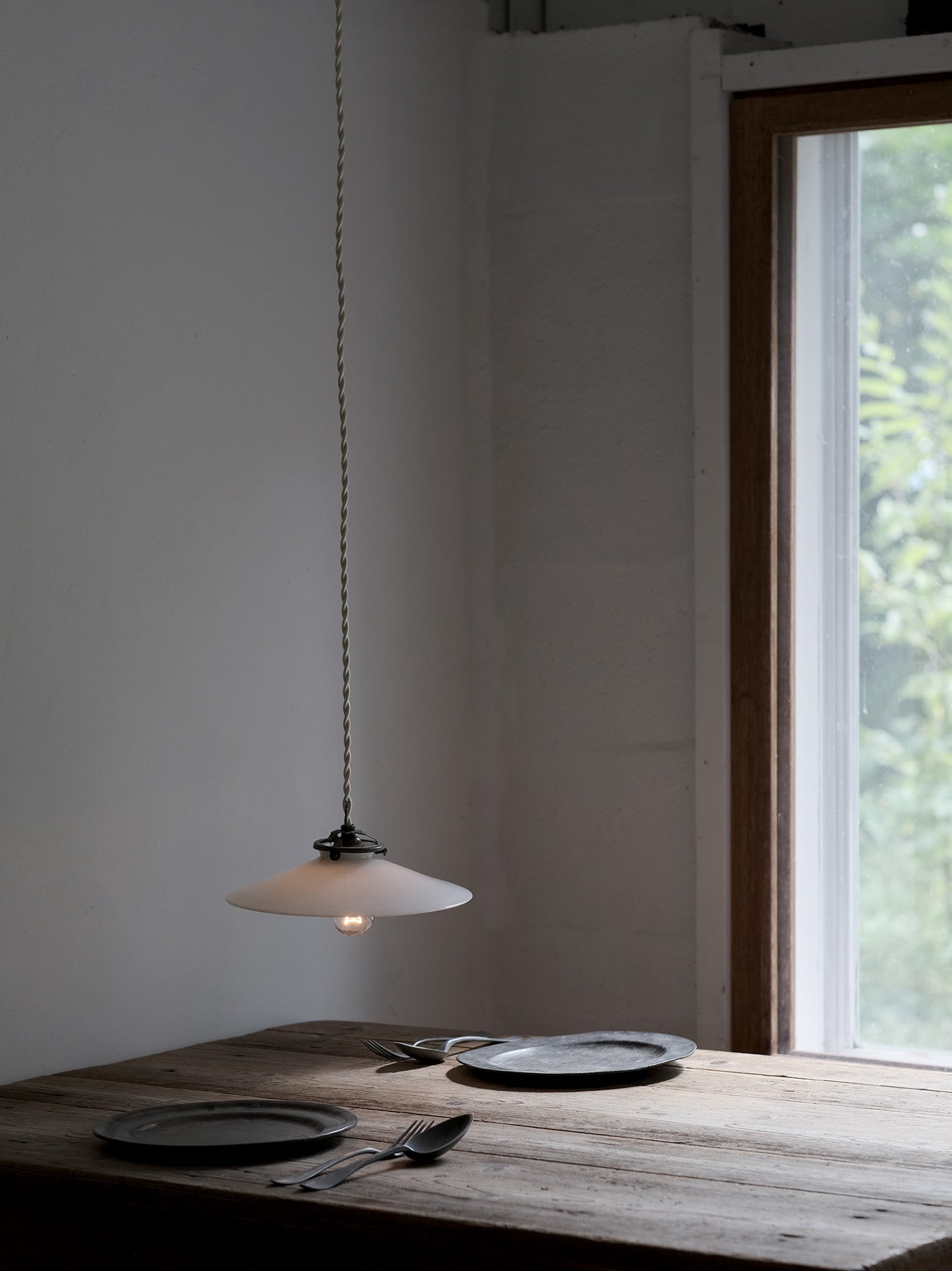 GLASS SHADE LAMP : C