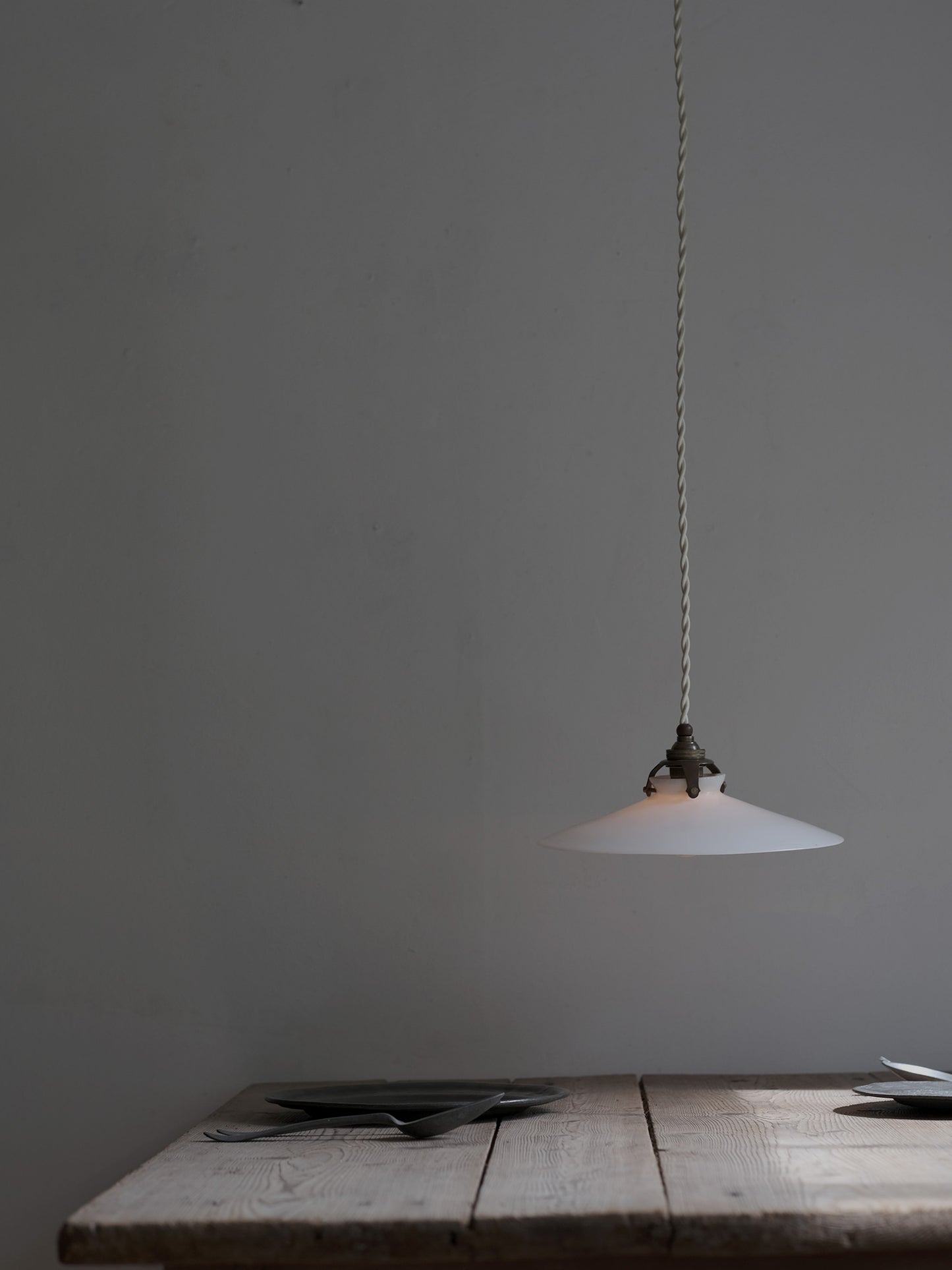GLASS SHADE LAMP : D