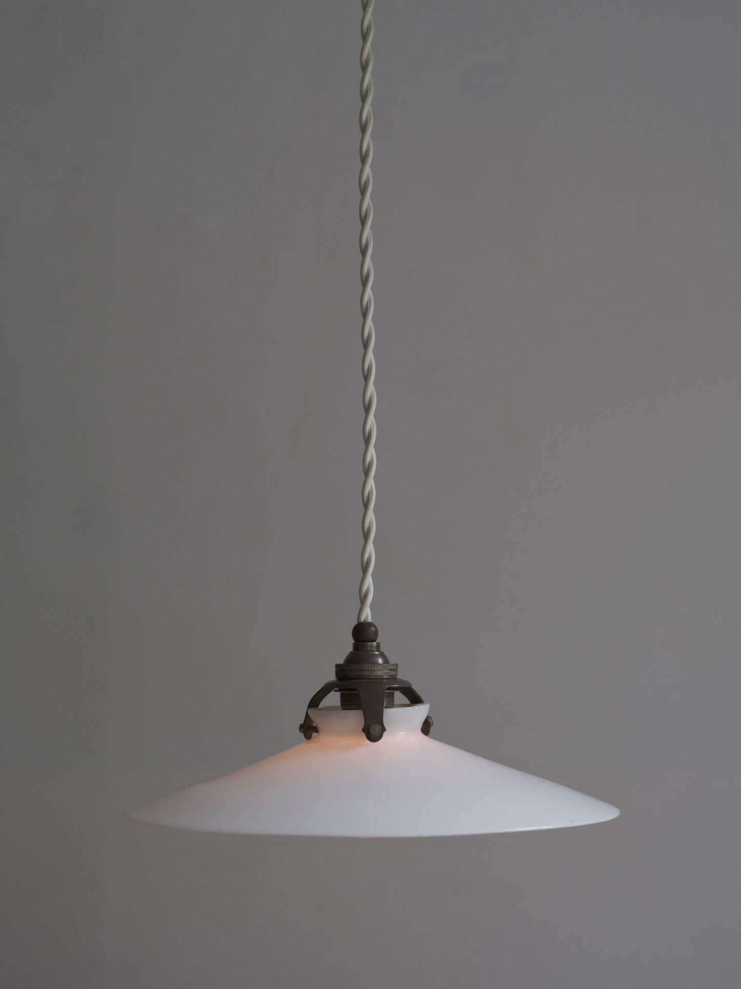 GLASS SHADE LAMP : D