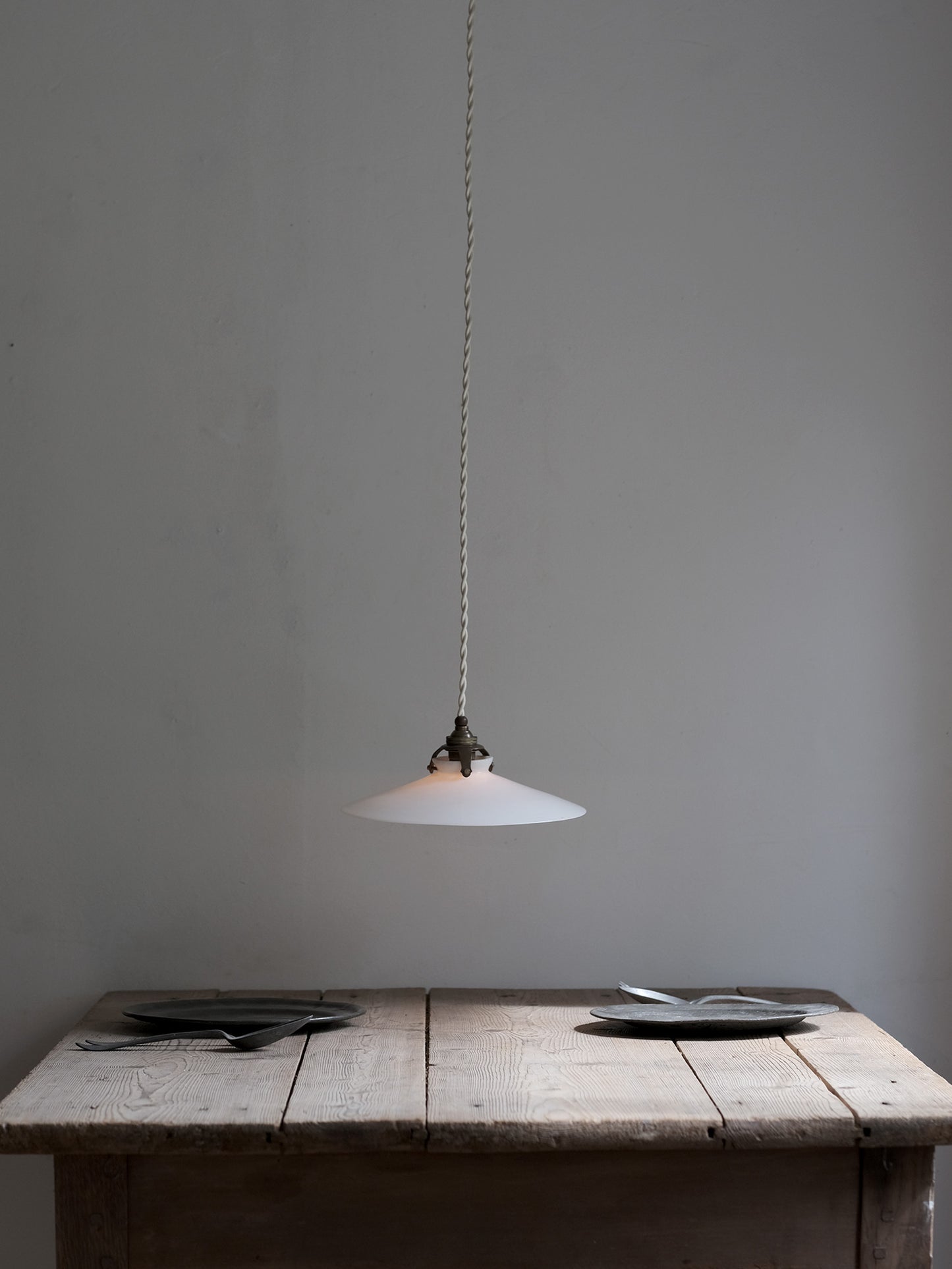 GLASS SHADE LAMP : D