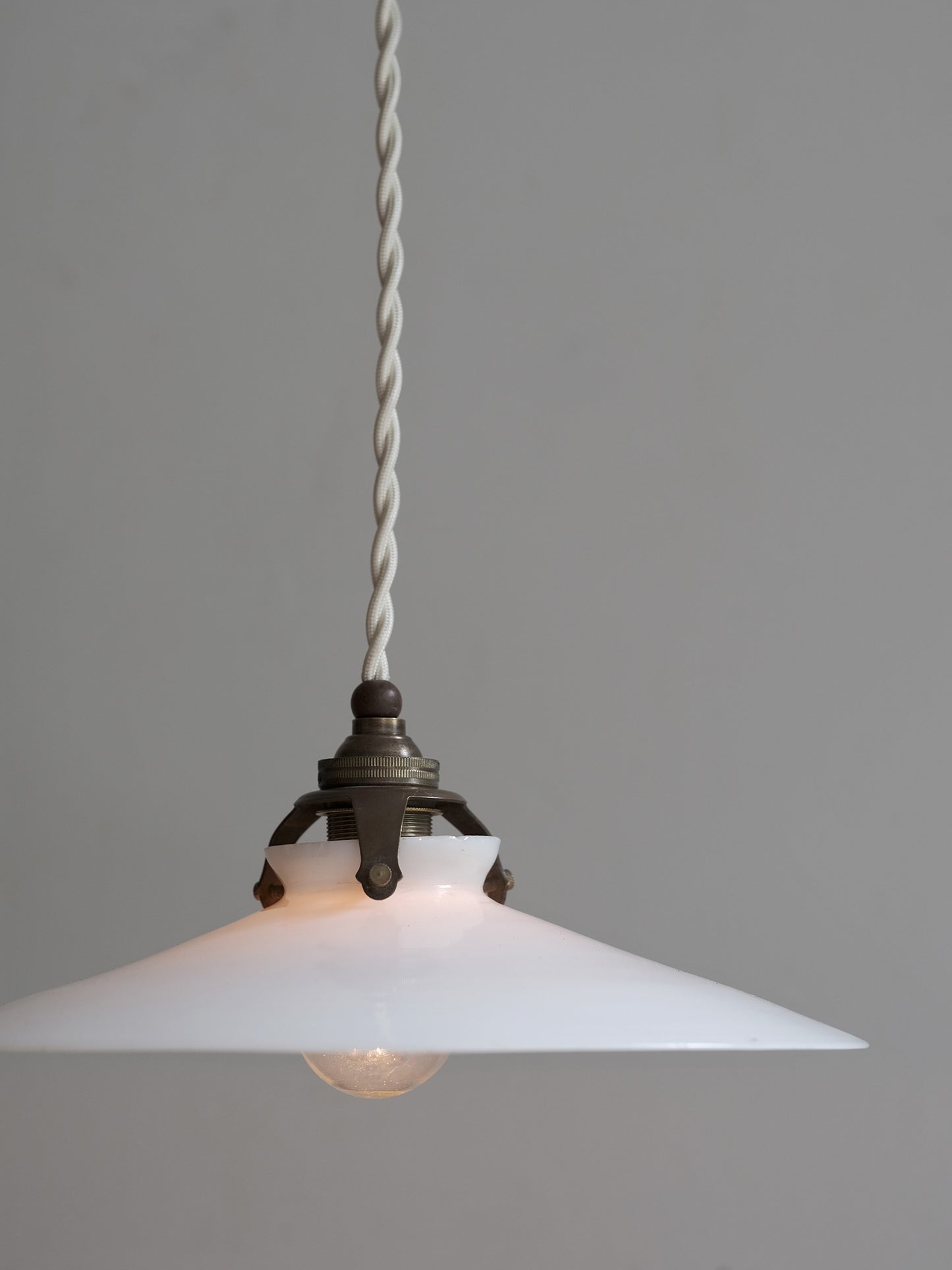 GLASS SHADE LAMP : D