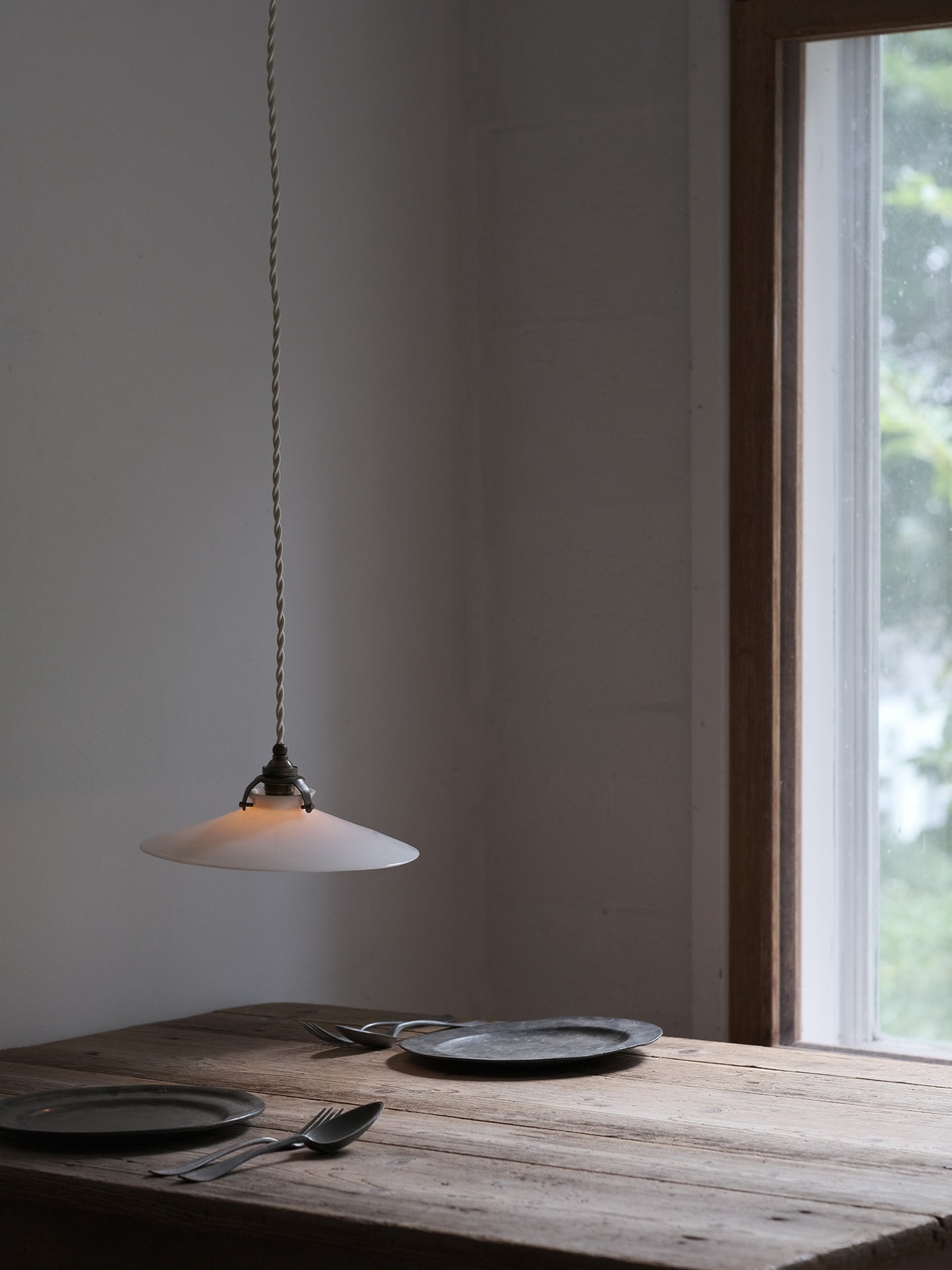 GLASS SHADE LAMP : D