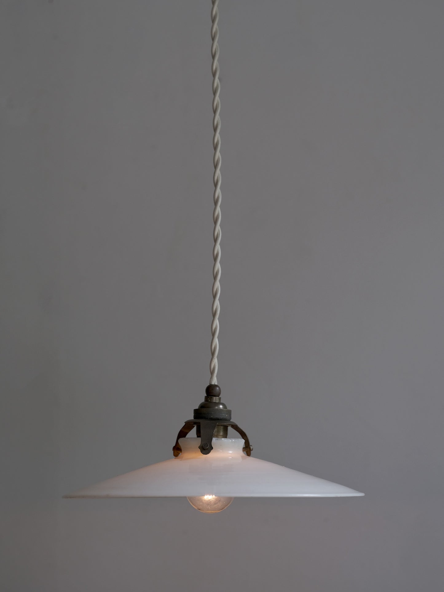 GLASS SHADE LAMP : E