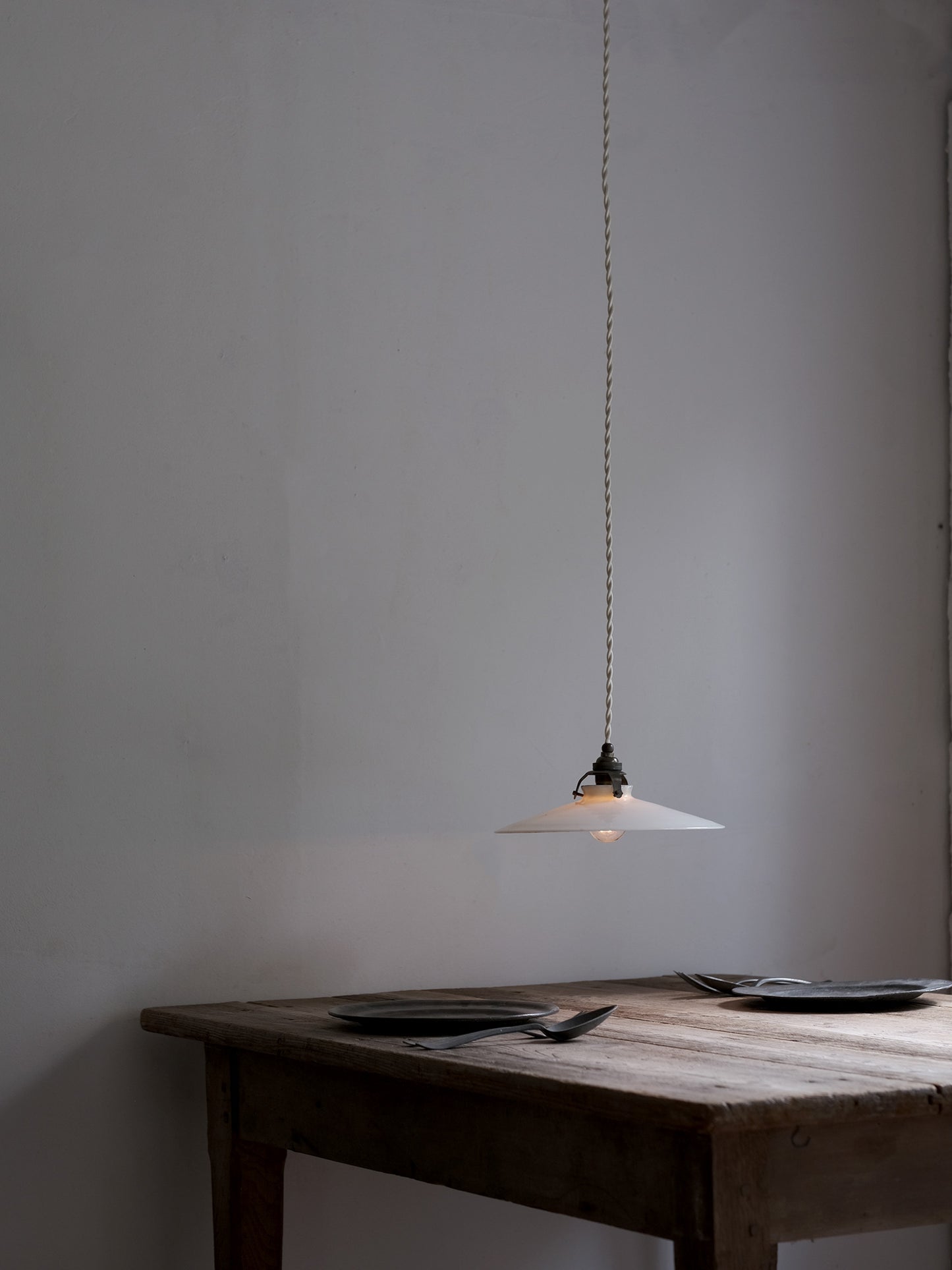 GLASS SHADE LAMP : E