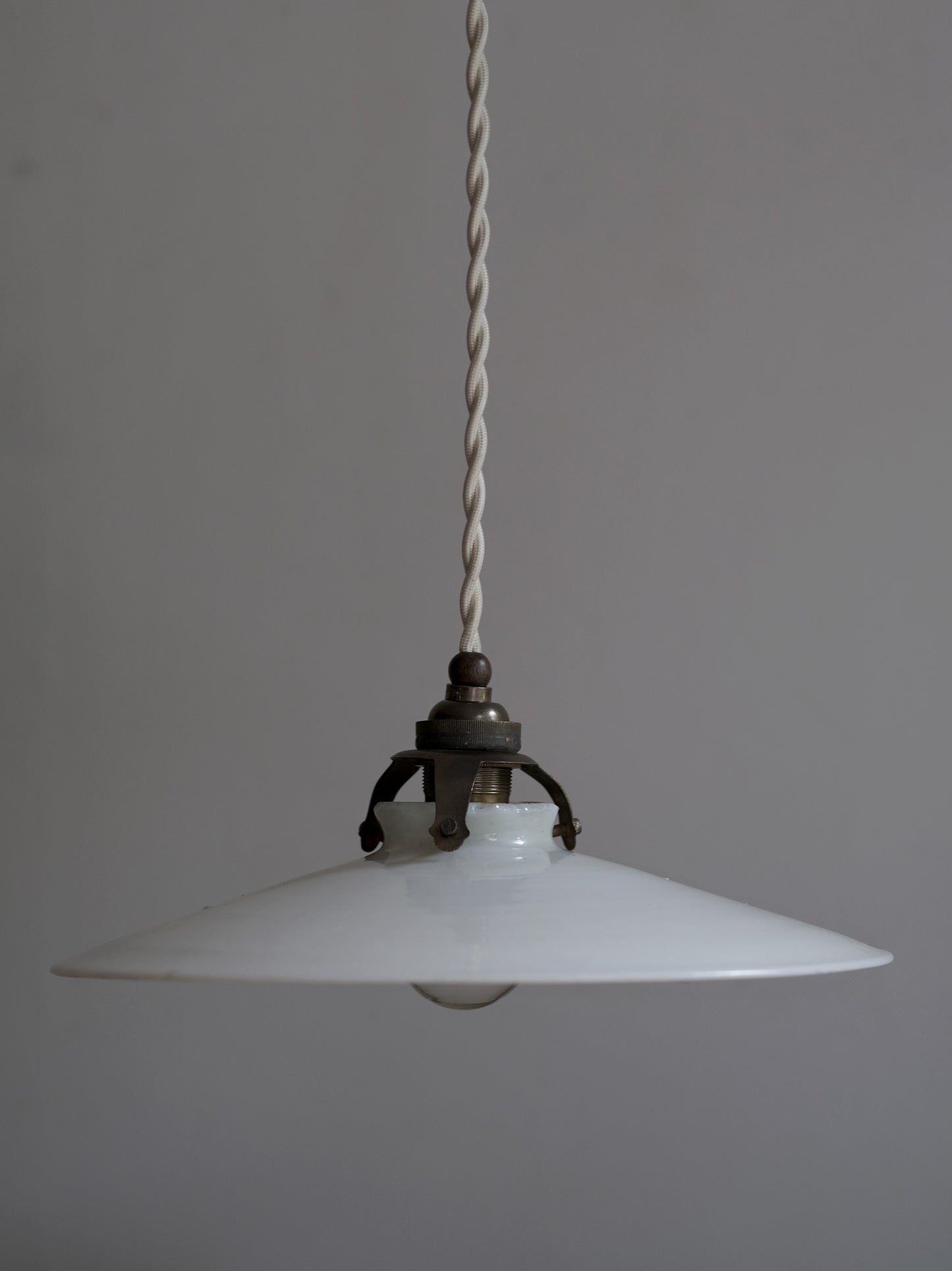GLASS SHADE LAMP : E